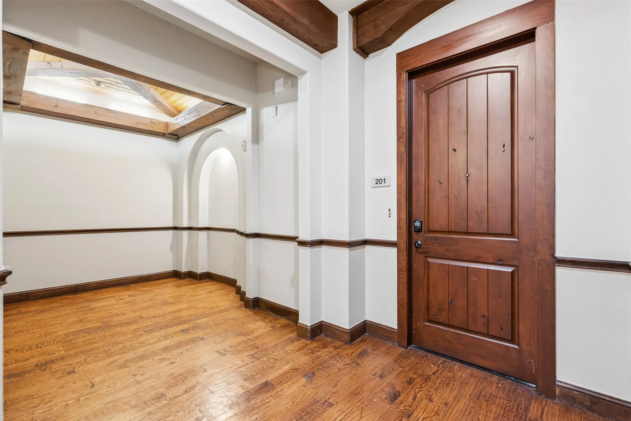 Condominium For Sale in Dallas County , 610 Via Ravello 201, Irving, Texas 75039, 2 Bedroom, 3 Bathroom, 2 Garage spaces, 1,966 Sqft, built in 2007, mls#21300526, Real Estate Agent in Irving, Homes For Sale in Dallas county, Homes For Sale in Irving, Realtor in Irving Texas, Real Estate Brokerage Independent Realty Texas, Luminita Cordes Realtor