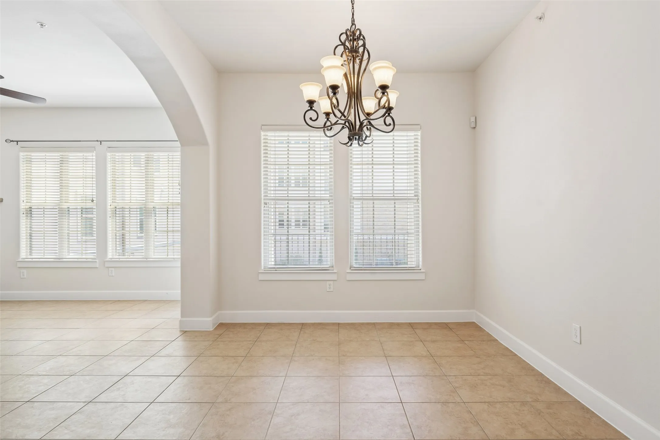 Condominium For Sale in Dallas County , 610 Via Ravello 201, Irving, Texas 75039, 2 Bedroom, 3 Bathroom, 2 Garage spaces, 1,966 Sqft, built in 2007, mls#21300526, Real Estate Agent in Irving, Homes For Sale in Dallas county, Homes For Sale in Irving, Realtor in Irving Texas, Real Estate Brokerage Independent Realty Texas, Luminita Cordes Realtor