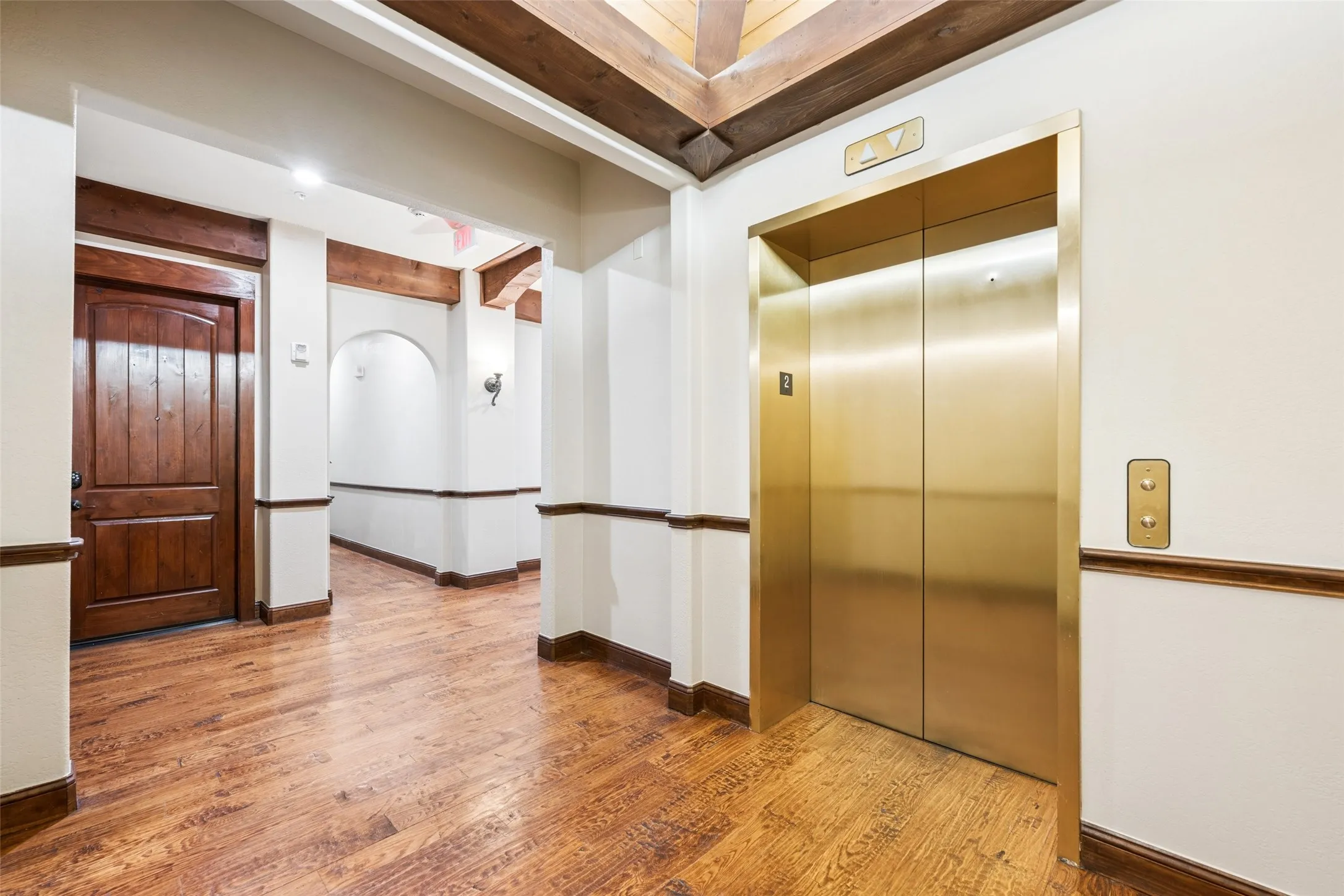 Condominium For Sale in Dallas County , 610 Via Ravello 201, Irving, Texas 75039, 2 Bedroom, 3 Bathroom, 2 Garage spaces, 1,966 Sqft, built in 2007, mls#21300526, Real Estate Agent in Irving, Homes For Sale in Dallas county, Homes For Sale in Irving, Realtor in Irving Texas, Real Estate Brokerage Independent Realty Texas, Luminita Cordes Realtor