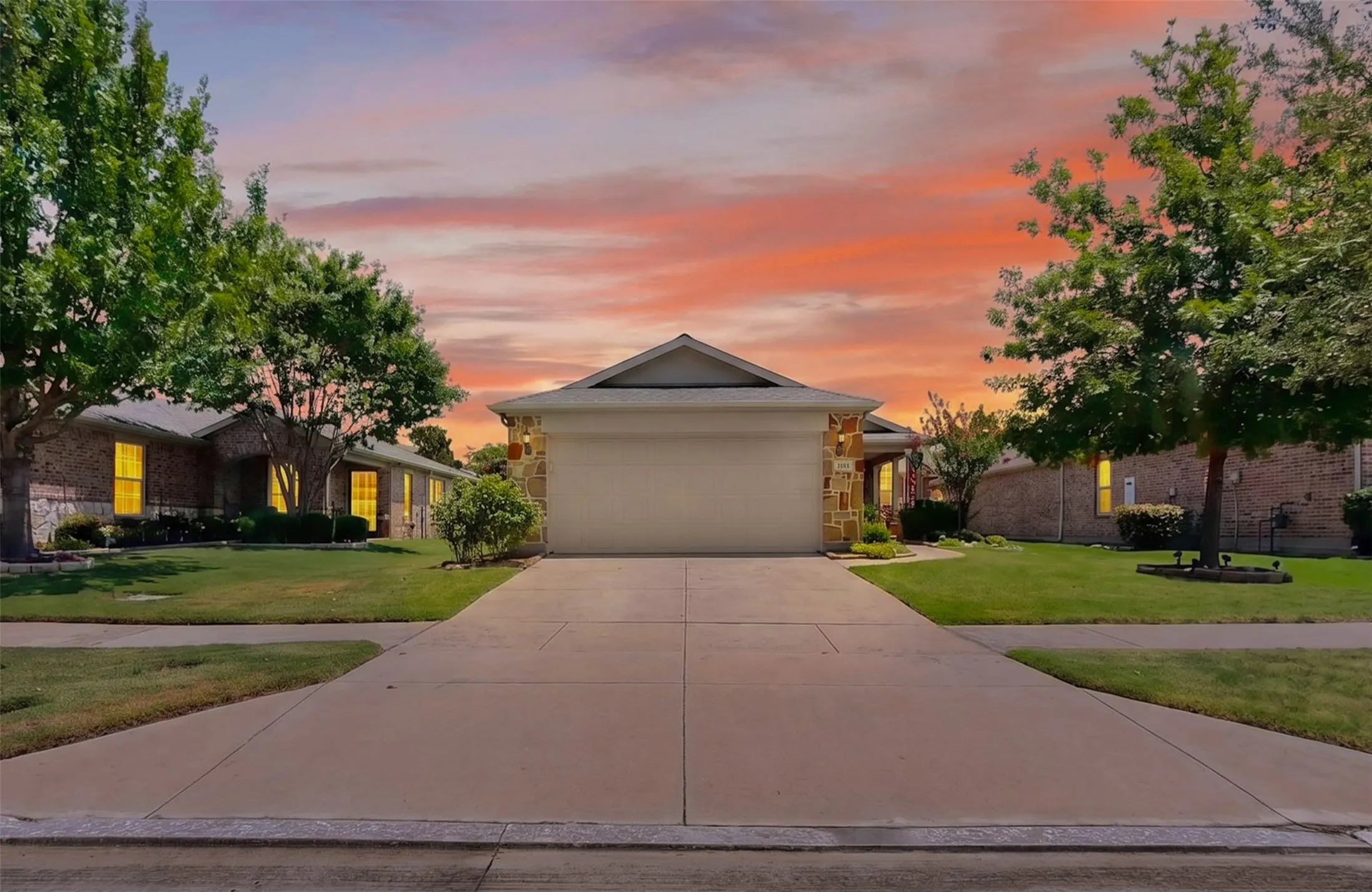 Single Family Residence For Sale in Denton County , 7420 Wiley Lane, Frisco, Texas 75036, 2 Bedroom, 2 Bathroom, 2 Garage spaces, 1,469 Sqft, built in 2012, mls#21327025, Real Estate Agent in Frisco, Homes For Sale in Denton county, Homes For Sale in Frisco, Realtor in Frisco Texas, Real Estate Brokerage Independent Realty Texas, Luminita Cordes Realtor