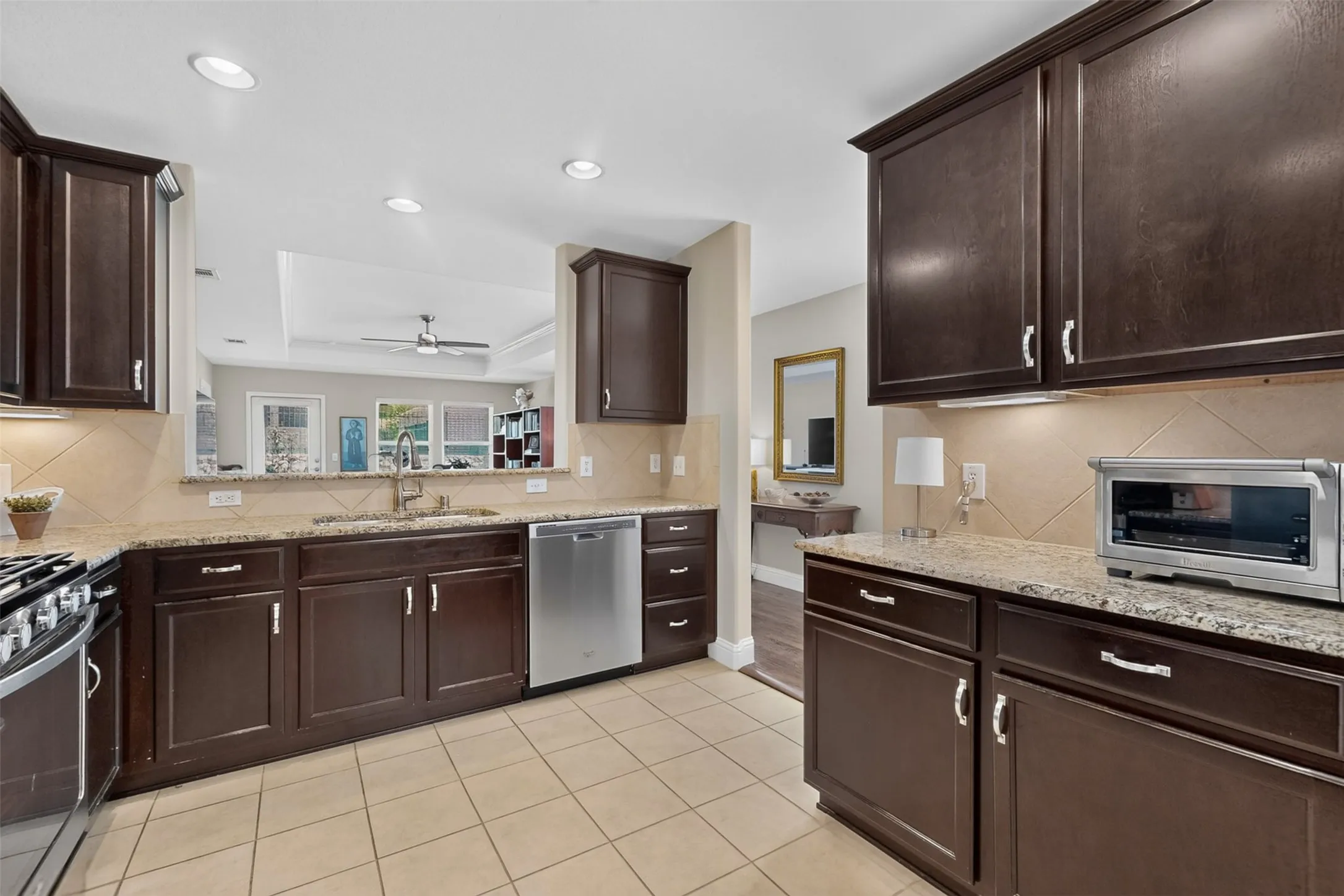 Single Family Residence For Sale in Denton County , 7420 Wiley Lane, Frisco, Texas 75036, 2 Bedroom, 2 Bathroom, 2 Garage spaces, 1,469 Sqft, built in 2012, mls#21327025, Real Estate Agent in Frisco, Homes For Sale in Denton county, Homes For Sale in Frisco, Realtor in Frisco Texas, Real Estate Brokerage Independent Realty Texas, Luminita Cordes Realtor