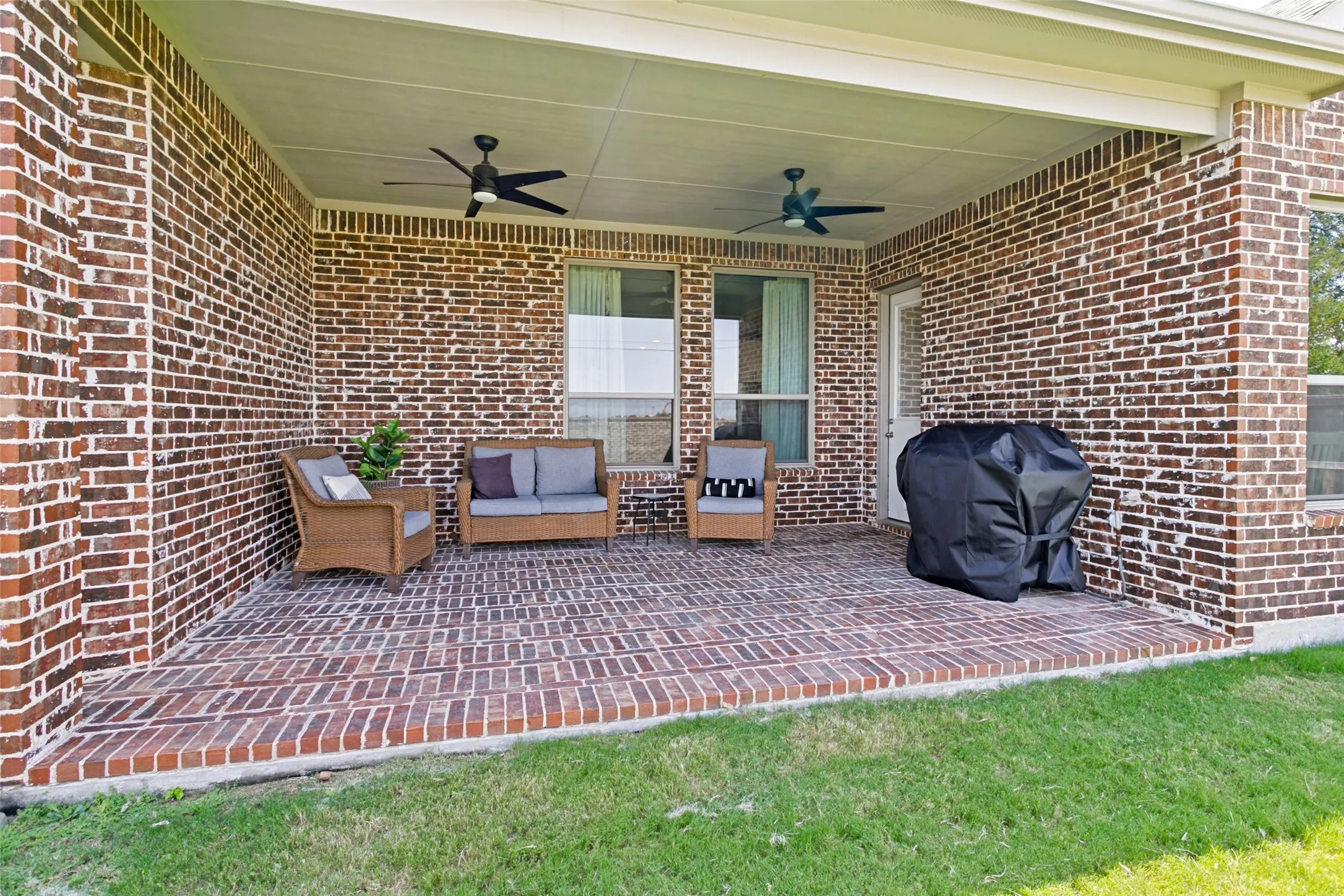 Single Family Residence For Sale in Johnson County , 3205 Newsom Ridge Drive, Mansfield, Texas 76063, 5 Bedroom, 3 Bathroom, 2 Garage spaces, 3,686 Sqft, built in 2017, mls#21336195, Real Estate Agent in Mansfield, Homes For Sale in Johnson county, Homes For Sale in Mansfield, Realtor in Mansfield Texas, Real Estate Brokerage Independent Realty Texas, Luminita Cordes Realtor