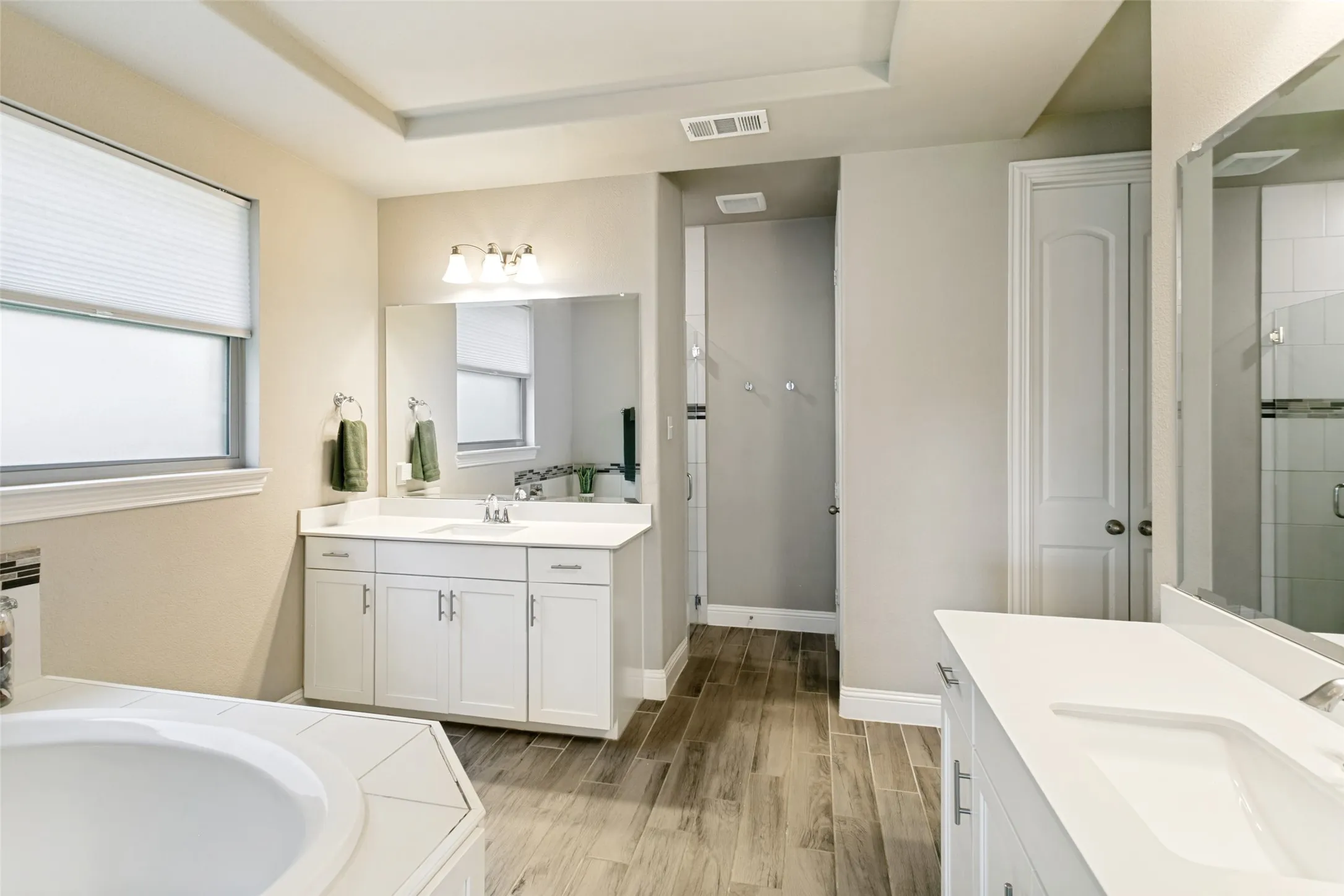 Single Family Residence For Sale in Johnson County , 3205 Newsom Ridge Drive, Mansfield, Texas 76063, 5 Bedroom, 3 Bathroom, 2 Garage spaces, 3,686 Sqft, built in 2017, mls#21336195, Real Estate Agent in Mansfield, Homes For Sale in Johnson county, Homes For Sale in Mansfield, Realtor in Mansfield Texas, Real Estate Brokerage Independent Realty Texas, Luminita Cordes Realtor