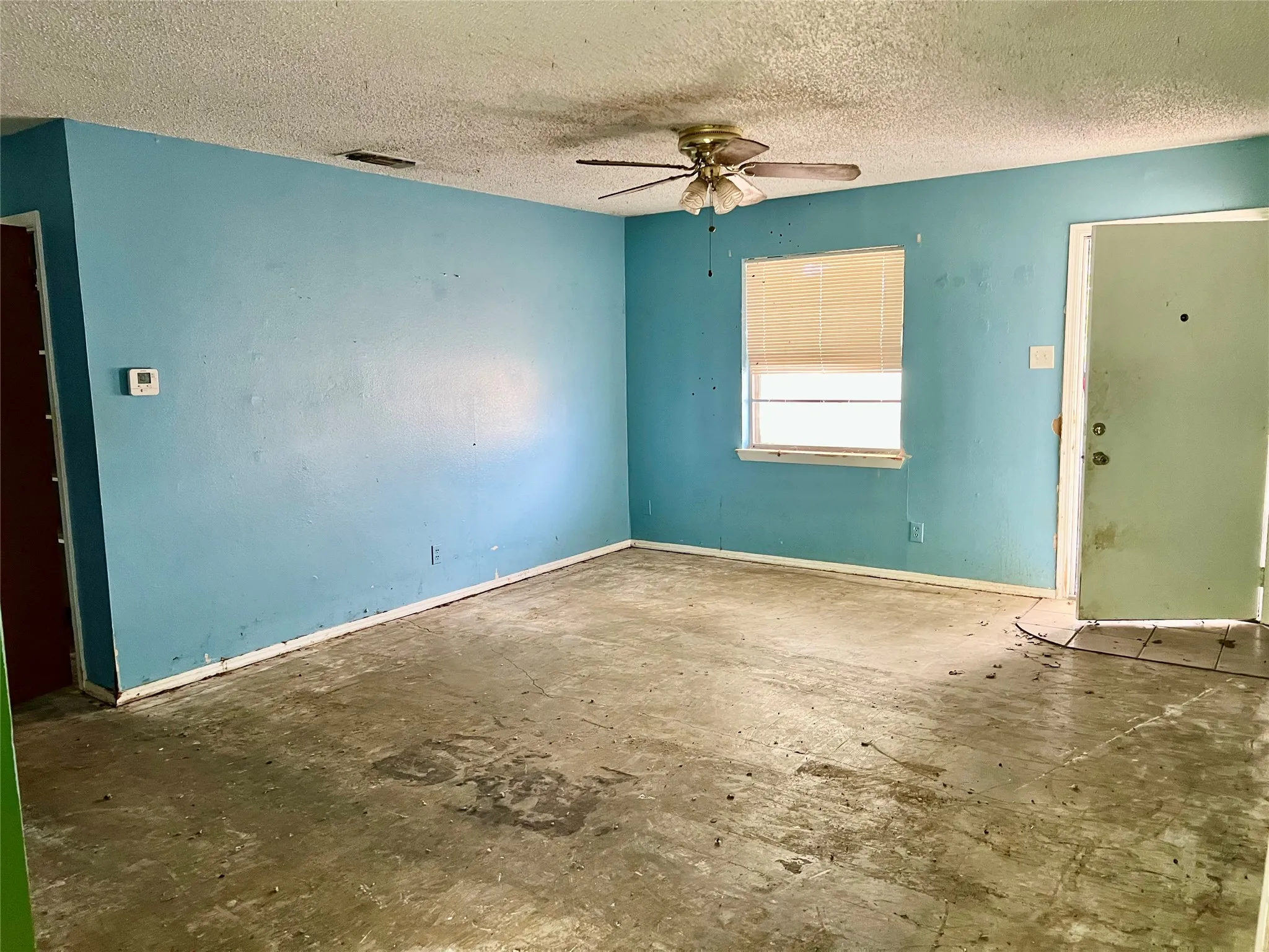 Single Family Residence For Sale in Montague County , 233 Hillcrest Drive, Nocona, Texas 76255, 3 Bedrooms, 2 Bathrooms, 1 Garage spaces, 1,128 Sqft, built in 1978, Price $150,000, mls#21333455, Real Estate Agent in Nocona, Homes For Sale in Montague county, Homes For Sale in Nocona, Realtor in Nocona Texas, Real Estate Brokerage Independent Realty Texas, Luminita Cordes Realtor
