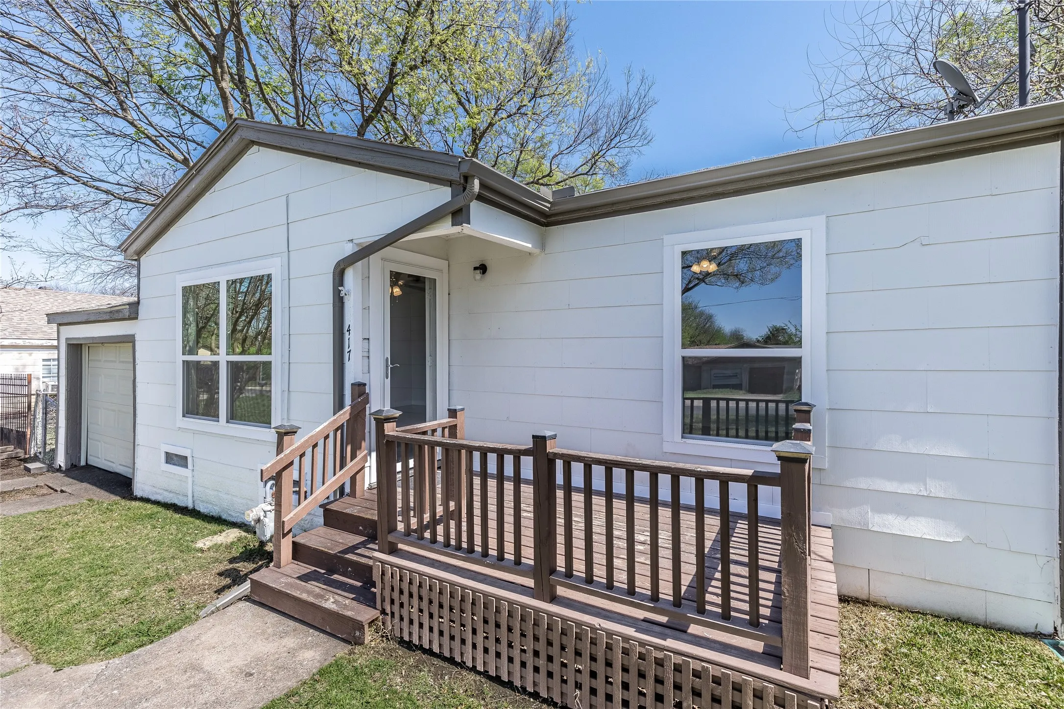 Single Family Residence For Sale in Grayson County , 417 N Burdette Avenue, Sherman, Texas 75090, 3 Bedroom, 1 Bathroom, Garage spaces, 1,063 Sqft, built in 1945, mls#21341070, Real Estate Agent in Sherman, Homes For Sale in Grayson county, Homes For Sale in Sherman, Realtor in Sherman Texas, Real Estate Brokerage Independent Realty Texas, Luminita Cordes Realtor