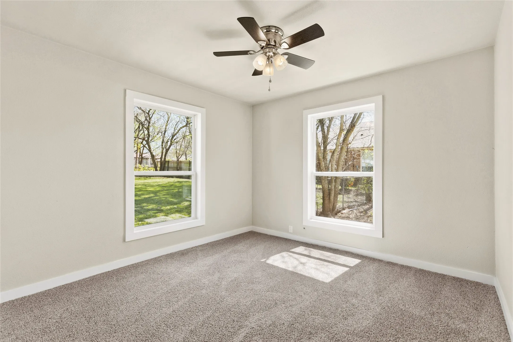 Single Family Residence For Sale in Grayson County , 417 N Burdette Avenue, Sherman, Texas 75090, 3 Bedroom, 1 Bathroom, Garage spaces, 1,063 Sqft, built in 1945, mls#21341070, Real Estate Agent in Sherman, Homes For Sale in Grayson county, Homes For Sale in Sherman, Realtor in Sherman Texas, Real Estate Brokerage Independent Realty Texas, Luminita Cordes Realtor