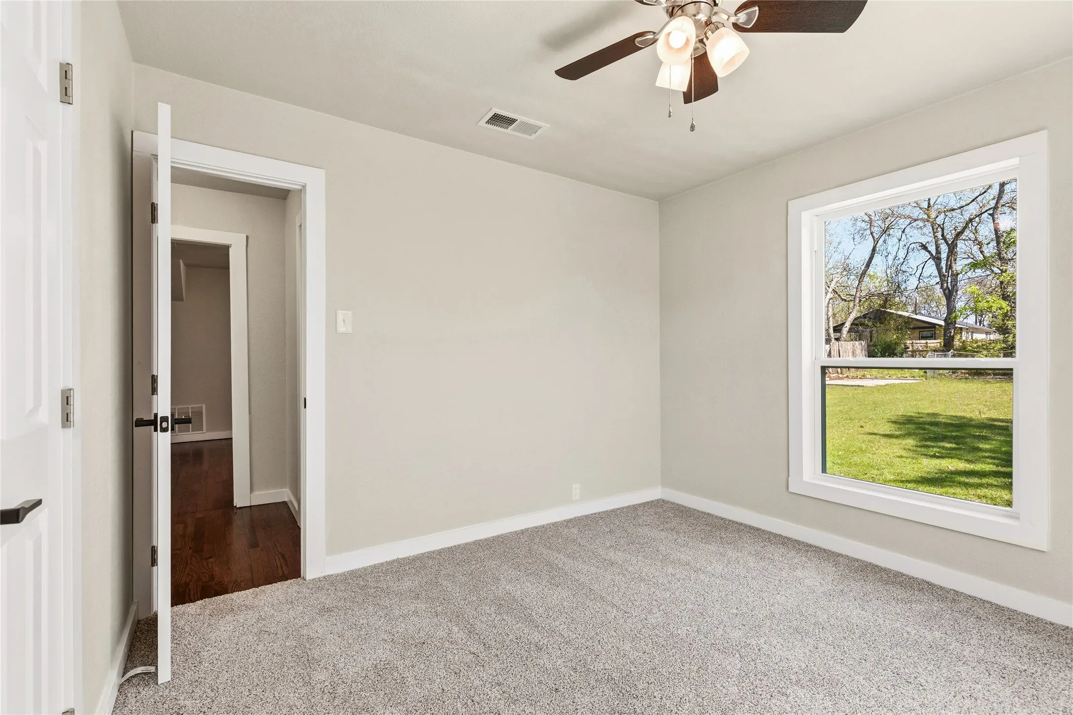 Single Family Residence For Sale in Grayson County , 417 N Burdette Avenue, Sherman, Texas 75090, 3 Bedroom, 1 Bathroom, Garage spaces, 1,063 Sqft, built in 1945, mls#21341070, Real Estate Agent in Sherman, Homes For Sale in Grayson county, Homes For Sale in Sherman, Realtor in Sherman Texas, Real Estate Brokerage Independent Realty Texas, Luminita Cordes Realtor