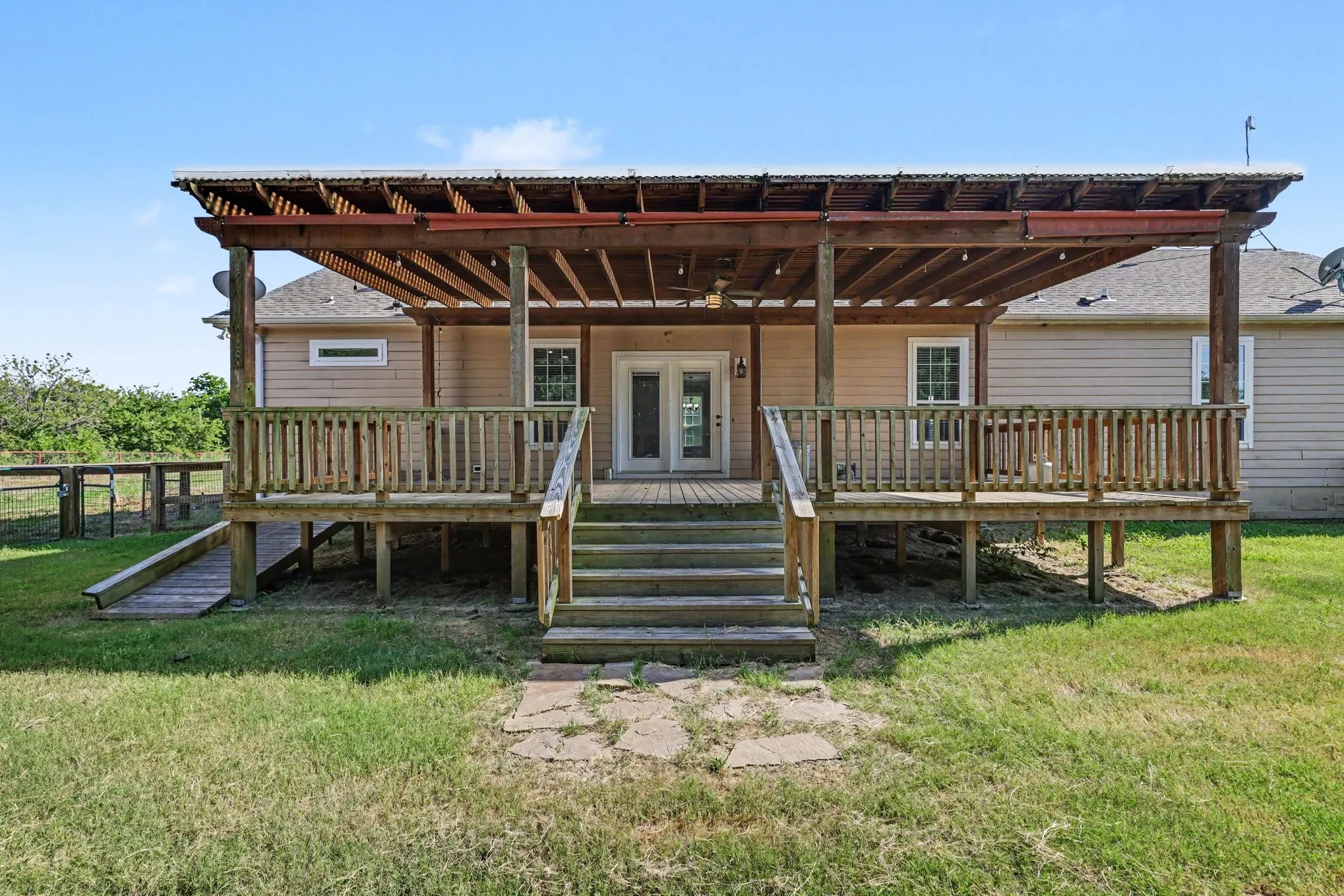 Single Family Residence For Sale in Grayson County , 1135 Leo Andrews Road, Whitesboro, Texas 76273, 4 Bedroom, 3 Bathroom, Garage spaces, 2,280 Sqft, built in 2016, mls#21338642, Real Estate Agent in Whitesboro, Homes For Sale in Grayson county, Homes For Sale in Whitesboro, Realtor in Whitesboro Texas, Real Estate Brokerage Independent Realty Texas, Luminita Cordes Realtor