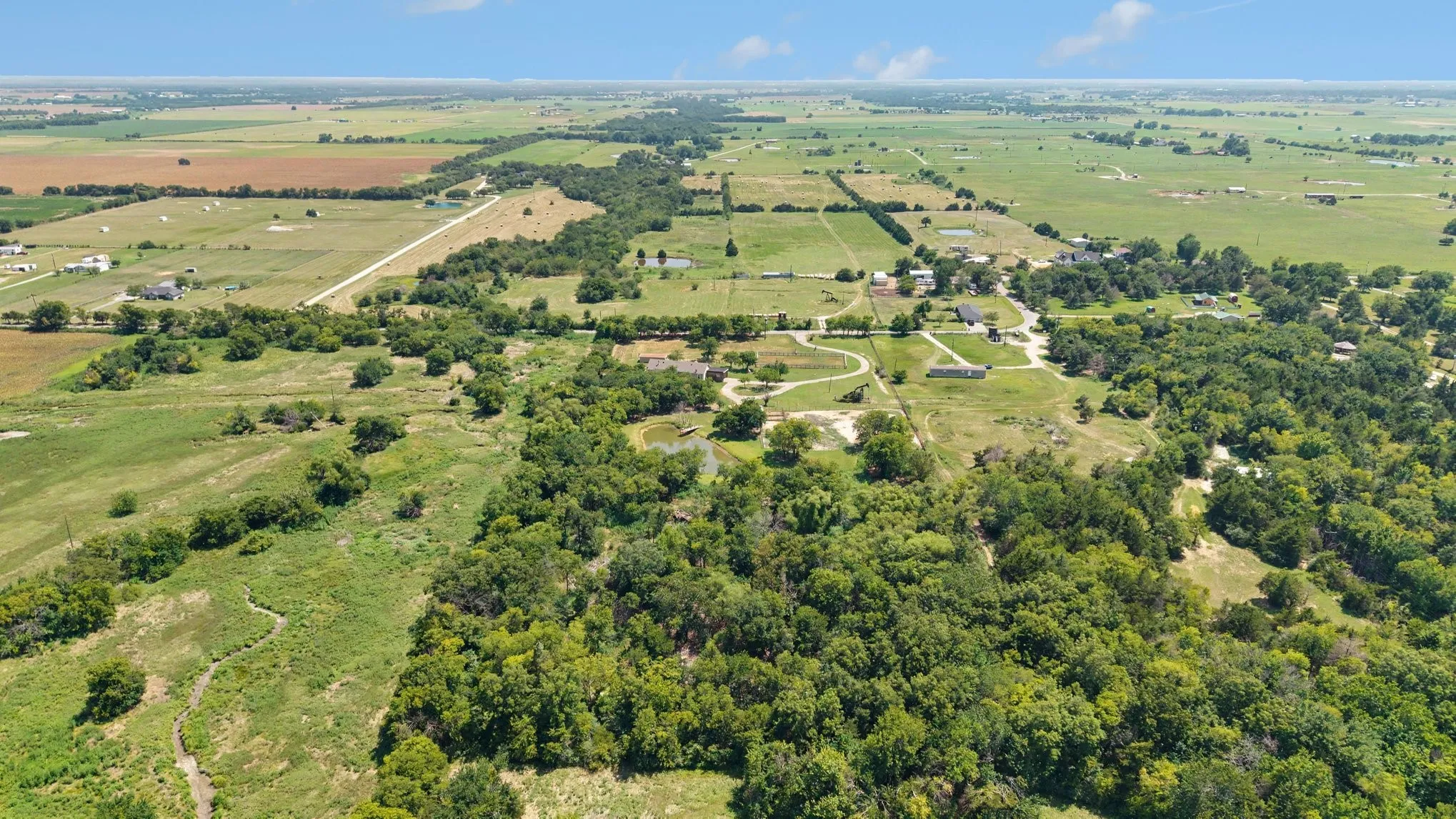 Single Family Residence For Sale in Grayson County , 1135 Leo Andrews Road, Whitesboro, Texas 76273, 4 Bedroom, 3 Bathroom, Garage spaces, 2,280 Sqft, built in 2016, mls#21338642, Real Estate Agent in Whitesboro, Homes For Sale in Grayson county, Homes For Sale in Whitesboro, Realtor in Whitesboro Texas, Real Estate Brokerage Independent Realty Texas, Luminita Cordes Realtor
