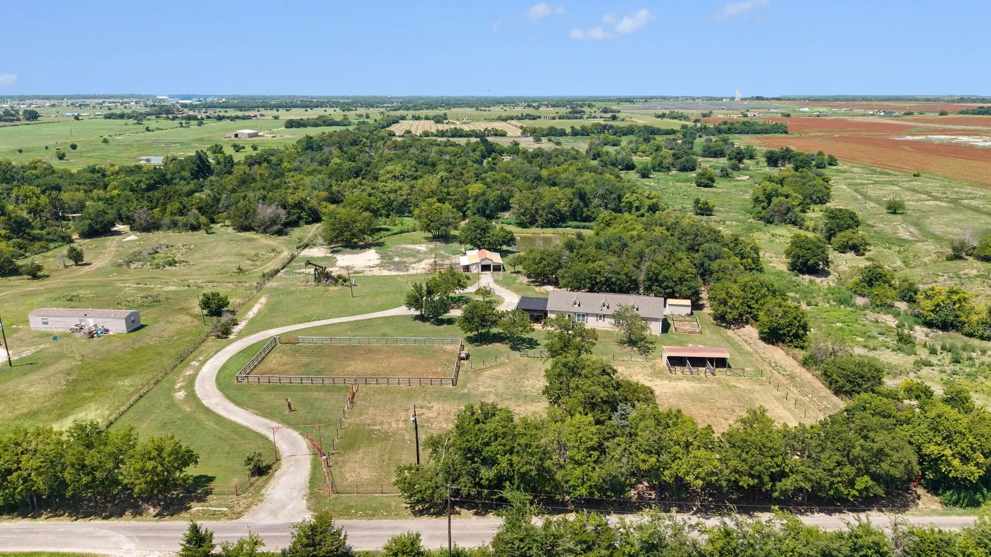 Single Family Residence For Sale in Grayson County , 1135 Leo Andrews Road, Whitesboro, Texas 76273, 4 Bedroom, 3 Bathroom, Garage spaces, 2,280 Sqft, built in 2016, mls#21338642, Real Estate Agent in Whitesboro, Homes For Sale in Grayson county, Homes For Sale in Whitesboro, Realtor in Whitesboro Texas, Real Estate Brokerage Independent Realty Texas, Luminita Cordes Realtor