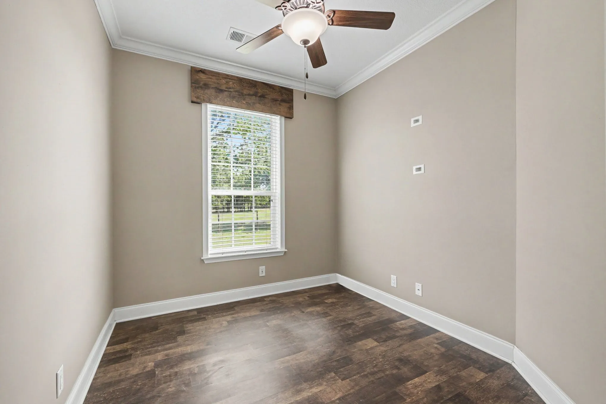 Single Family Residence For Sale in Grayson County , 1135 Leo Andrews Road, Whitesboro, Texas 76273, 4 Bedroom, 3 Bathroom, Garage spaces, 2,280 Sqft, built in 2016, mls#21338642, Real Estate Agent in Whitesboro, Homes For Sale in Grayson county, Homes For Sale in Whitesboro, Realtor in Whitesboro Texas, Real Estate Brokerage Independent Realty Texas, Luminita Cordes Realtor