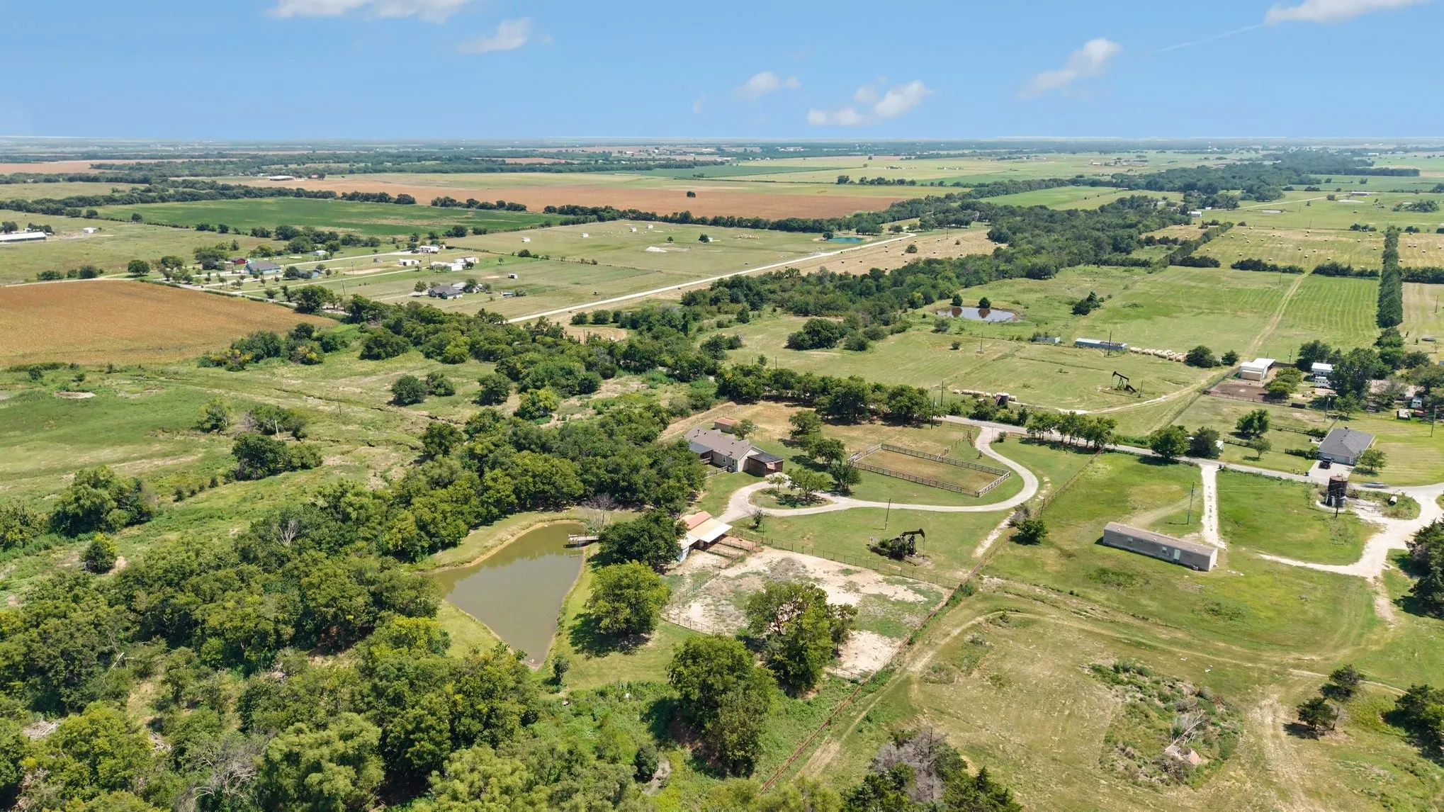 Single Family Residence For Sale in Grayson County , 1135 Leo Andrews Road, Whitesboro, Texas 76273, 4 Bedroom, 3 Bathroom, Garage spaces, 2,280 Sqft, built in 2016, mls#21338642, Real Estate Agent in Whitesboro, Homes For Sale in Grayson county, Homes For Sale in Whitesboro, Realtor in Whitesboro Texas, Real Estate Brokerage Independent Realty Texas, Luminita Cordes Realtor