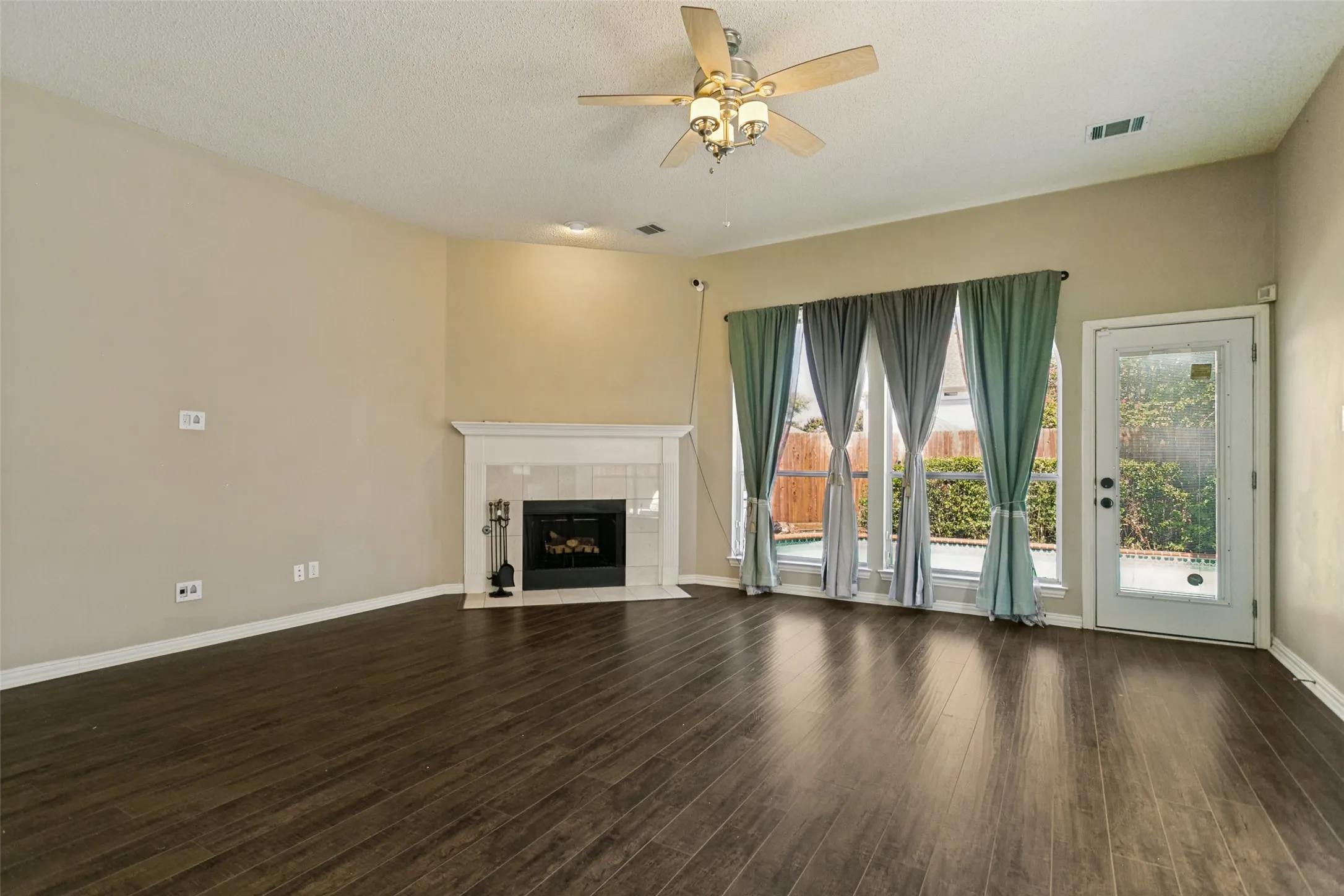 Single Family Residence For Rent in Collin County , 2321 San Gabriel Drive, Plano, Texas 75074, 5 Bedroom, 3 Bathroom, 2 Garage spaces, 3,169 Sqft, built in 1993, mls#21340983, Real Estate Agent in Plano, Homes For Rent in Collin county, Homes For Rent in Plano, Realtor in Plano Texas, Real Estate Brokerage Independent Realty Texas, Luminita Cordes Realtor