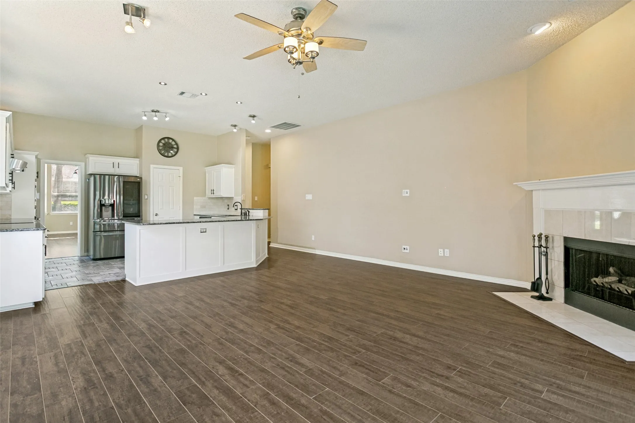 Single Family Residence For Rent in Collin County , 2321 San Gabriel Drive, Plano, Texas 75074, 5 Bedroom, 3 Bathroom, 2 Garage spaces, 3,169 Sqft, built in 1993, mls#21340983, Real Estate Agent in Plano, Homes For Rent in Collin county, Homes For Rent in Plano, Realtor in Plano Texas, Real Estate Brokerage Independent Realty Texas, Luminita Cordes Realtor