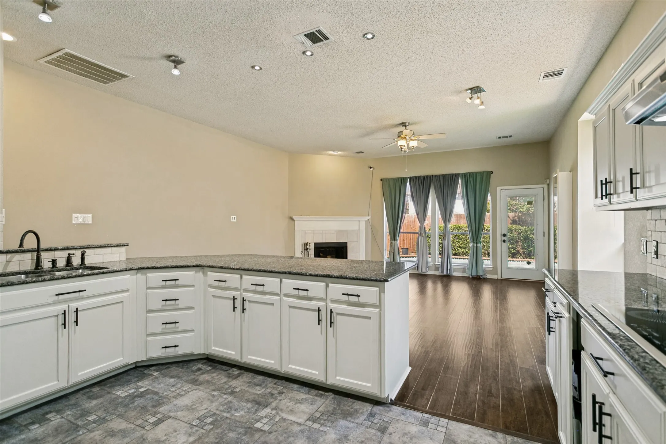 Single Family Residence For Rent in Collin County , 2321 San Gabriel Drive, Plano, Texas 75074, 5 Bedroom, 3 Bathroom, 2 Garage spaces, 3,169 Sqft, built in 1993, mls#21340983, Real Estate Agent in Plano, Homes For Rent in Collin county, Homes For Rent in Plano, Realtor in Plano Texas, Real Estate Brokerage Independent Realty Texas, Luminita Cordes Realtor