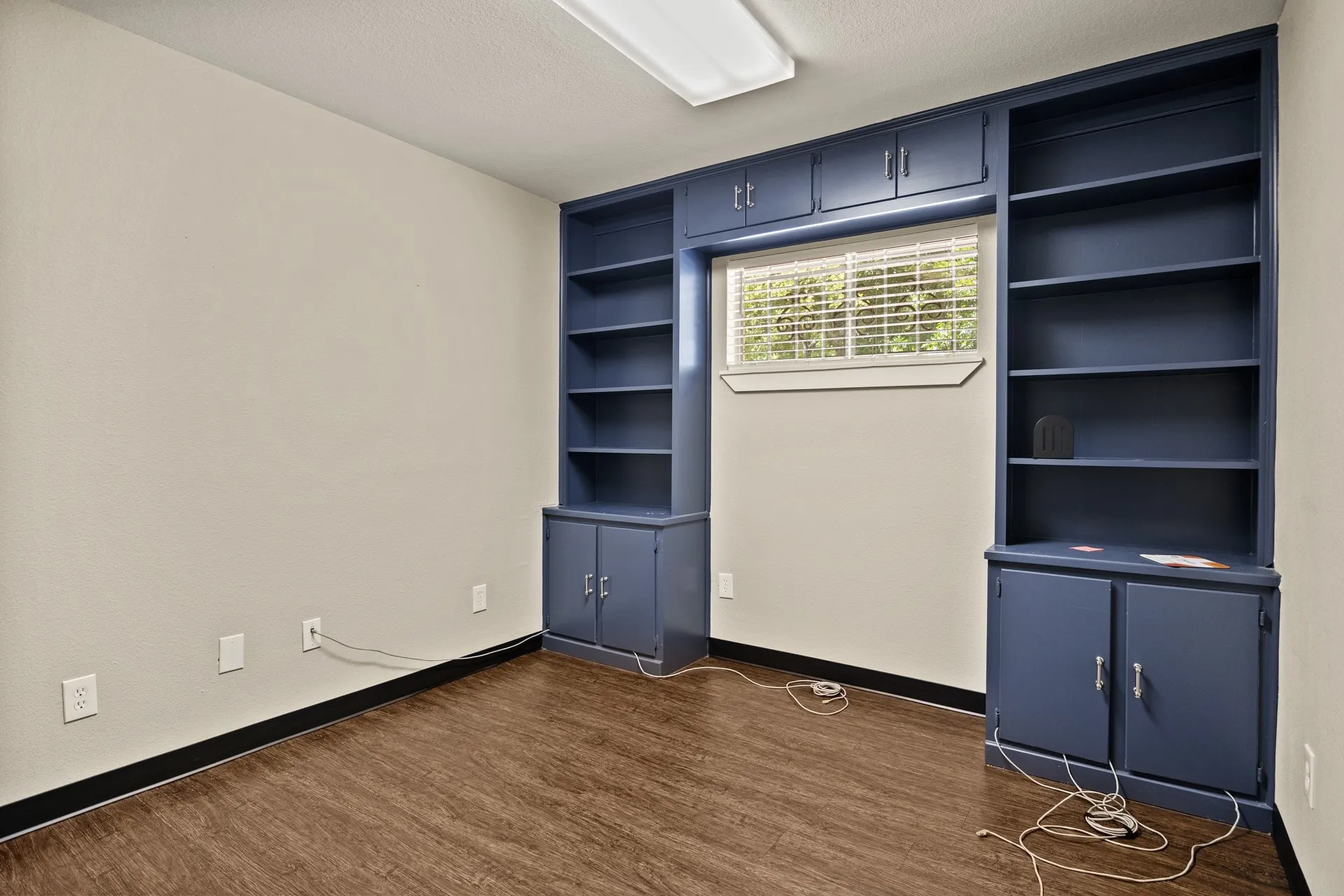 Office For Sale in Camp County , 502 Quitman Street, Pittsburg, Texas 75686, 0, 0, Garage spaces, 0 Sqft, built in 1974, mls#21341112, Real Estate Agent in Pittsburg, Homes For Sale in Camp county, Homes For Sale in Pittsburg, Realtor in Pittsburg Texas, Real Estate Brokerage Independent Realty Texas, Luminita Cordes Realtor