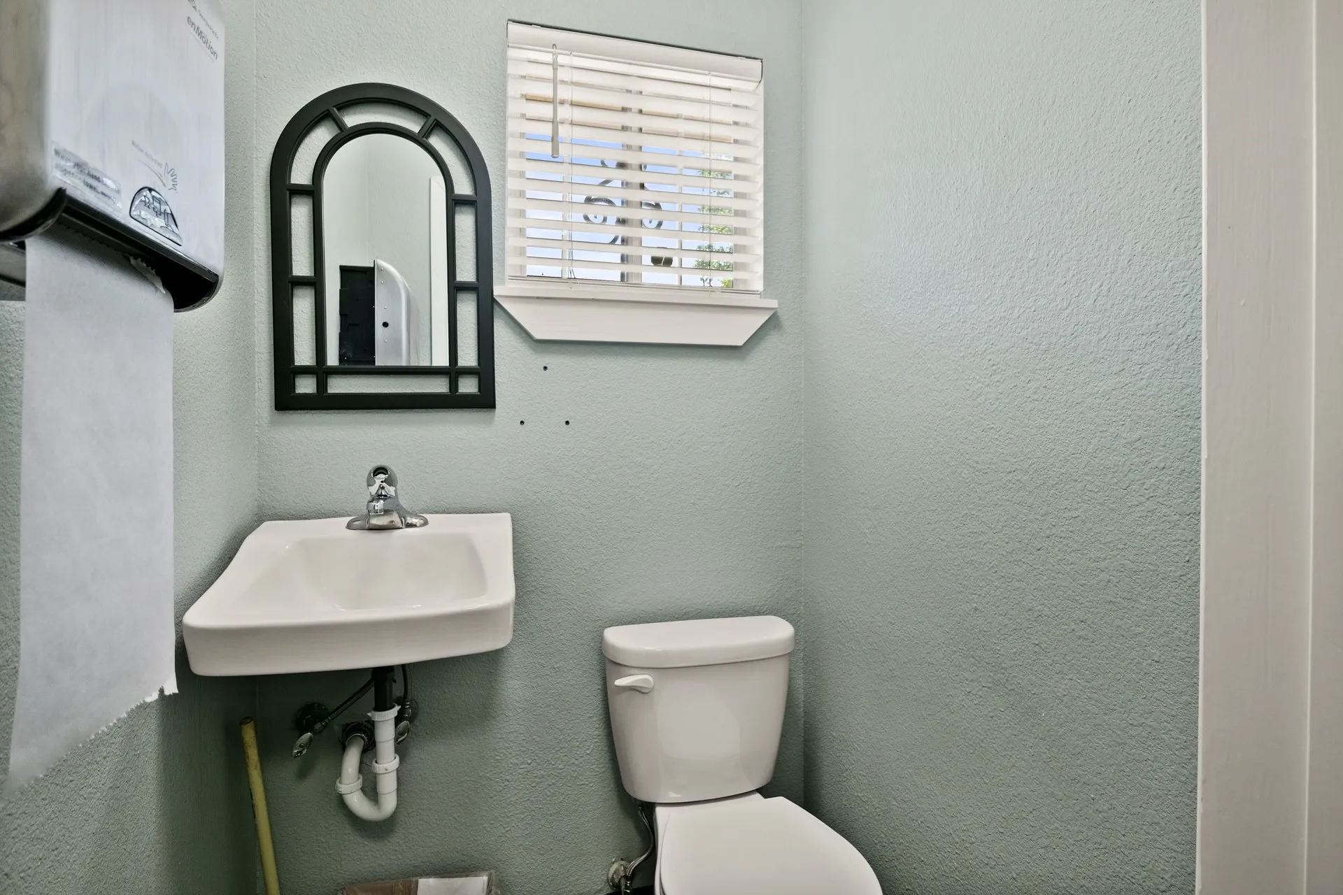Office For Sale in Camp County , 502 Quitman Street, Pittsburg, Texas 75686, 0, 0, Garage spaces, 0 Sqft, built in 1974, mls#21341112, Real Estate Agent in Pittsburg, Homes For Sale in Camp county, Homes For Sale in Pittsburg, Realtor in Pittsburg Texas, Real Estate Brokerage Independent Realty Texas, Luminita Cordes Realtor