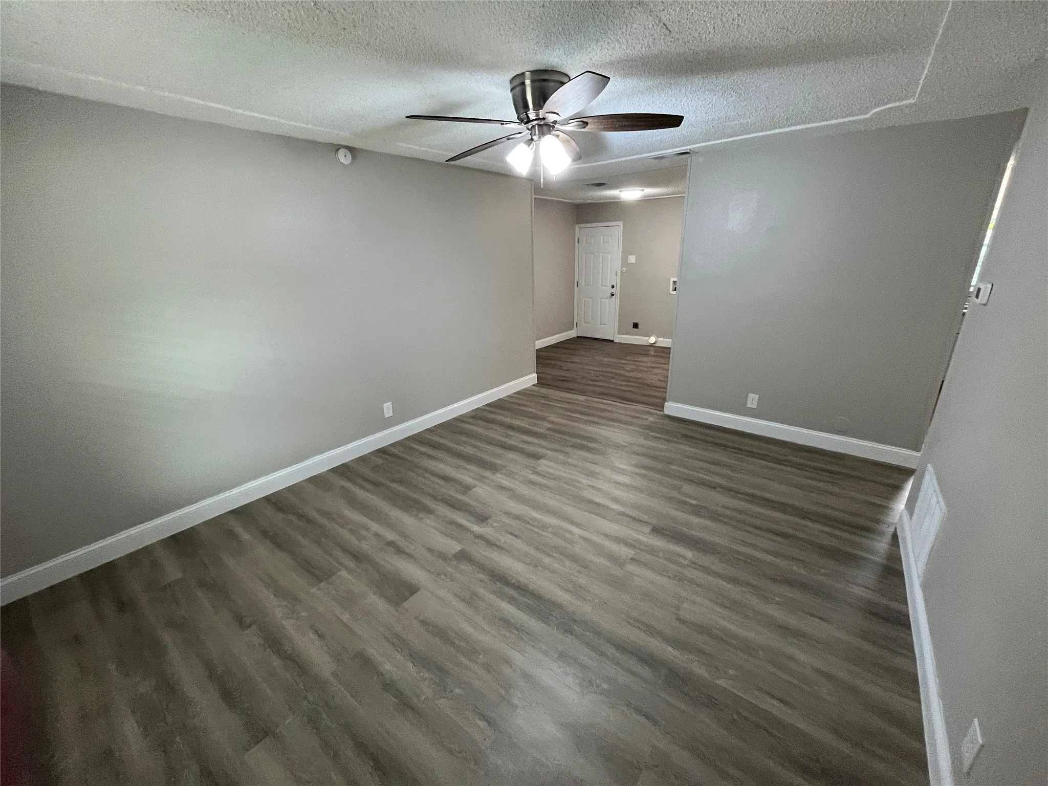 Single Family Residence For Rent in Dallas County , 719 Fairwood Drive, Dallas, Texas 75232, 4 Bedroom, 2 Bathroom, Garage spaces, 1,292 Sqft, built in 1957, mls#21326091, Real Estate Agent in Dallas, Homes For Rent in Dallas county, Homes For Rent in Dallas, Realtor in Dallas Texas, Real Estate Brokerage Independent Realty Texas, Luminita Cordes Realtor