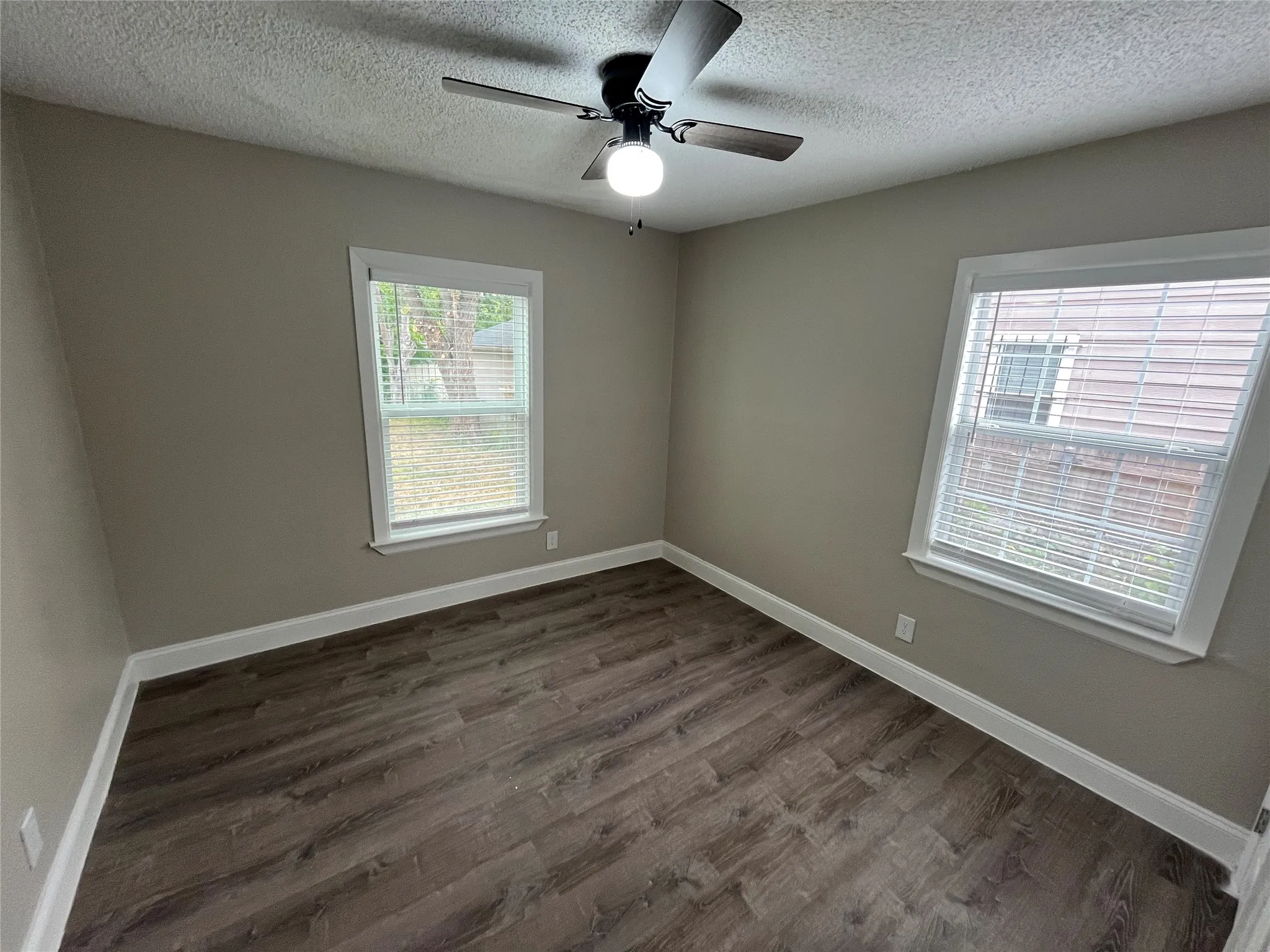 Single Family Residence For Rent in Dallas County , 719 Fairwood Drive, Dallas, Texas 75232, 4 Bedroom, 2 Bathroom, Garage spaces, 1,292 Sqft, built in 1957, mls#21326091, Real Estate Agent in Dallas, Homes For Rent in Dallas county, Homes For Rent in Dallas, Realtor in Dallas Texas, Real Estate Brokerage Independent Realty Texas, Luminita Cordes Realtor