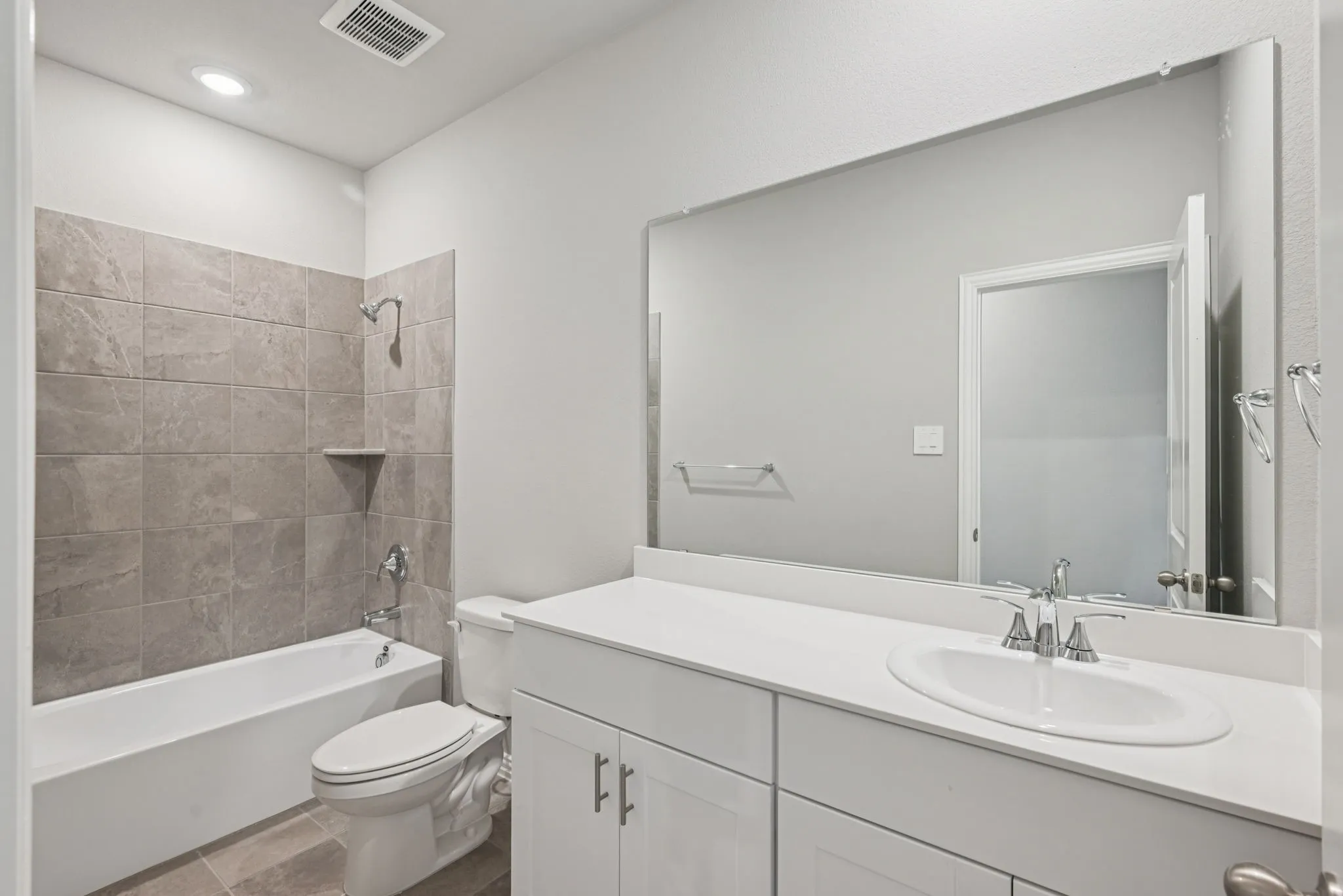 Photo is not of the actual home, but is an inspirational photo of builder’s model home and may depict options, furnishings, and/or decorator features that are not included.