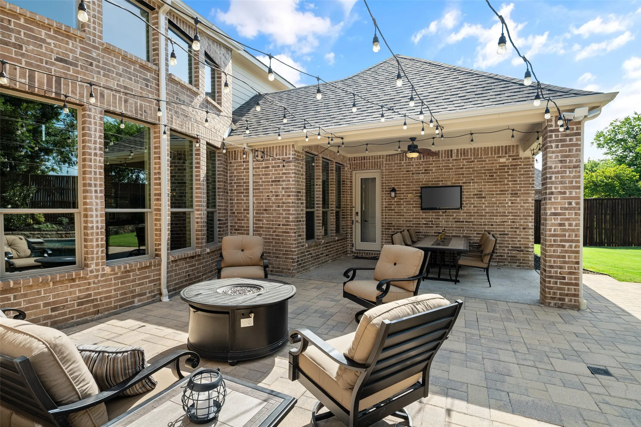 Single Family Residence For Sale in Collin County , 1041 White Crest Lane, Prosper, Texas 75078, 5 Bedroom, 6 Bathroom, 3 Garage spaces, 4,417 Sqft, built in 2014, Price $959,000, mls#21338516, Real Estate Agent in Prosper, Homes For Sale in Collin county, Homes For Sale in Prosper, Realtor in Prosper Texas, Real Estate Brokerage Independent Realty Texas, Luminita Cordes Realtor