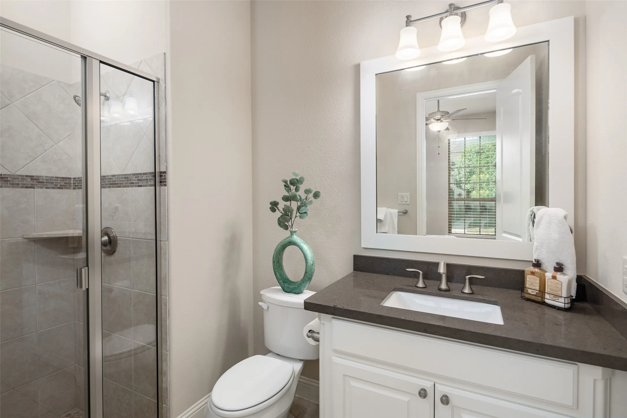 Single Family Residence For Sale in Collin County , 1041 White Crest Lane, Prosper, Texas 75078, 5 Bedroom, 6 Bathroom, 3 Garage spaces, 4,417 Sqft, built in 2014, Price $959,000, mls#21338516, Real Estate Agent in Prosper, Homes For Sale in Collin county, Homes For Sale in Prosper, Realtor in Prosper Texas, Real Estate Brokerage Independent Realty Texas, Luminita Cordes Realtor