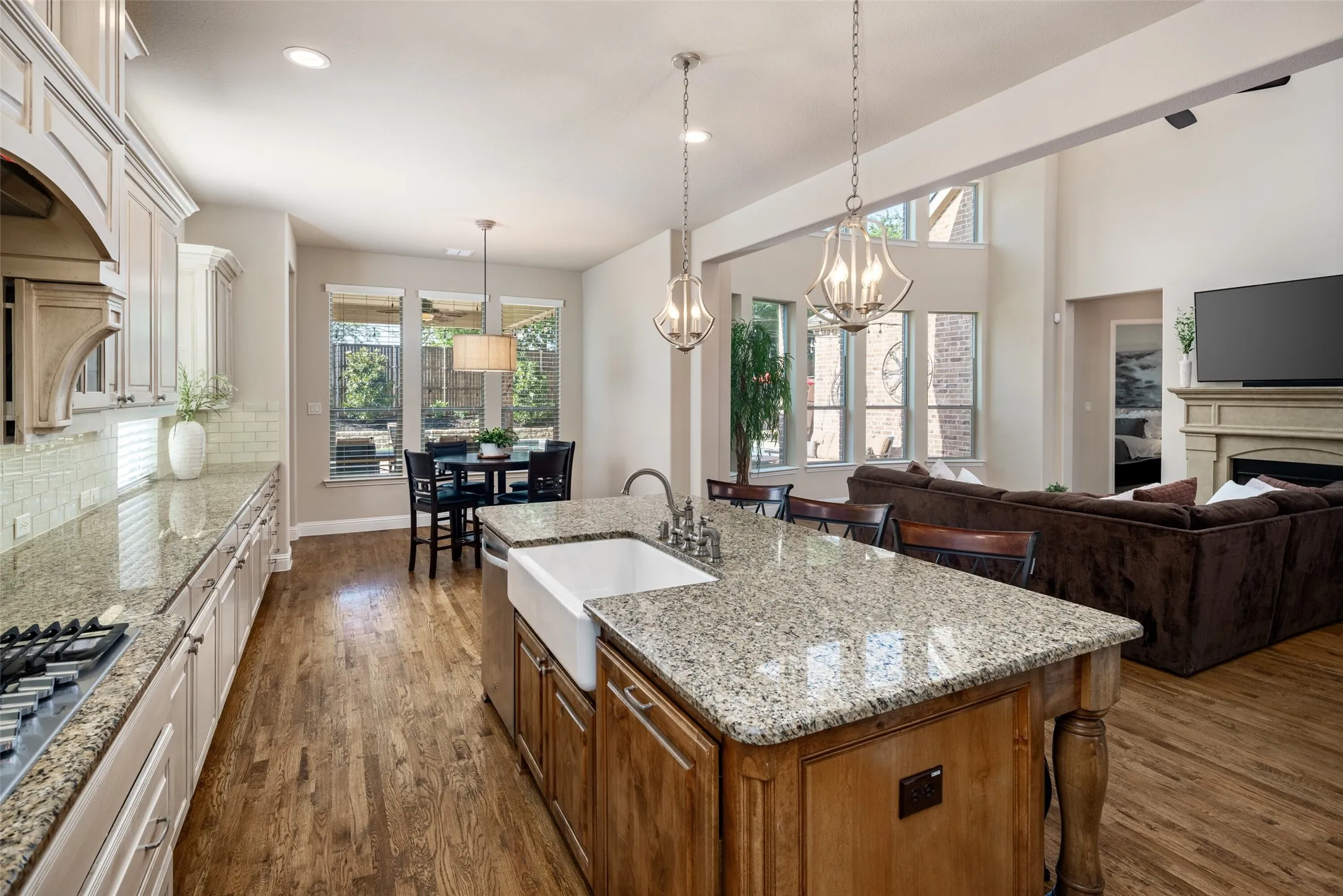 Single Family Residence For Sale in Collin County , 1041 White Crest Lane, Prosper, Texas 75078, 5 Bedroom, 6 Bathroom, 3 Garage spaces, 4,417 Sqft, built in 2014, Price $959,000, mls#21338516, Real Estate Agent in Prosper, Homes For Sale in Collin county, Homes For Sale in Prosper, Realtor in Prosper Texas, Real Estate Brokerage Independent Realty Texas, Luminita Cordes Realtor