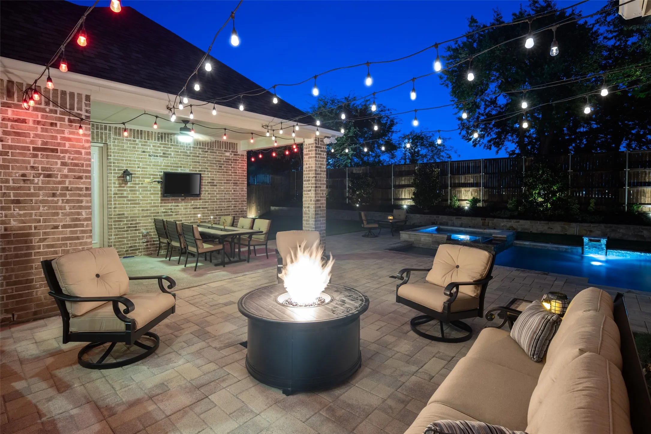 Single Family Residence For Sale in Collin County , 1041 White Crest Lane, Prosper, Texas 75078, 5 Bedroom, 6 Bathroom, 3 Garage spaces, 4,417 Sqft, built in 2014, Price $959,000, mls#21338516, Real Estate Agent in Prosper, Homes For Sale in Collin county, Homes For Sale in Prosper, Realtor in Prosper Texas, Real Estate Brokerage Independent Realty Texas, Luminita Cordes Realtor
