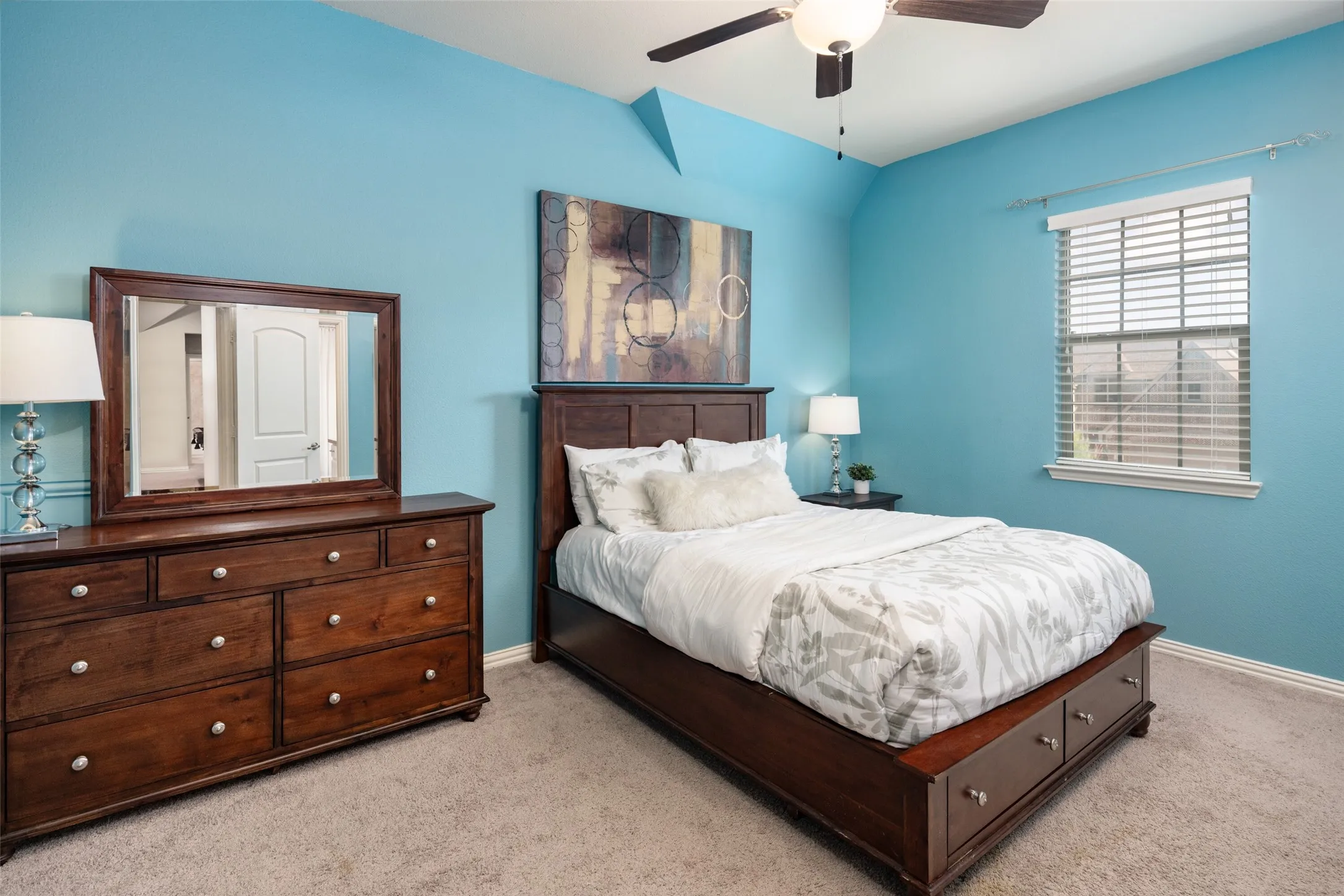 Single Family Residence For Sale in Collin County , 1041 White Crest Lane, Prosper, Texas 75078, 5 Bedroom, 6 Bathroom, 3 Garage spaces, 4,417 Sqft, built in 2014, Price $959,000, mls#21338516, Real Estate Agent in Prosper, Homes For Sale in Collin county, Homes For Sale in Prosper, Realtor in Prosper Texas, Real Estate Brokerage Independent Realty Texas, Luminita Cordes Realtor
