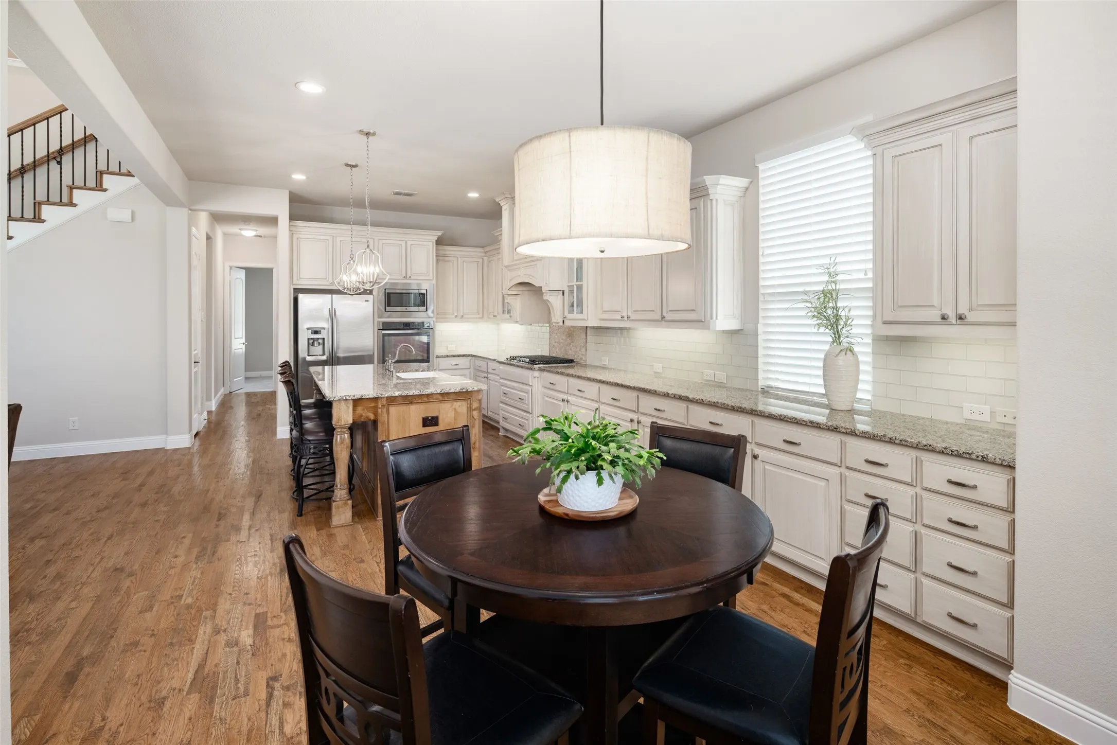 Single Family Residence For Sale in Collin County , 1041 White Crest Lane, Prosper, Texas 75078, 5 Bedroom, 6 Bathroom, 3 Garage spaces, 4,417 Sqft, built in 2014, Price $959,000, mls#21338516, Real Estate Agent in Prosper, Homes For Sale in Collin county, Homes For Sale in Prosper, Realtor in Prosper Texas, Real Estate Brokerage Independent Realty Texas, Luminita Cordes Realtor