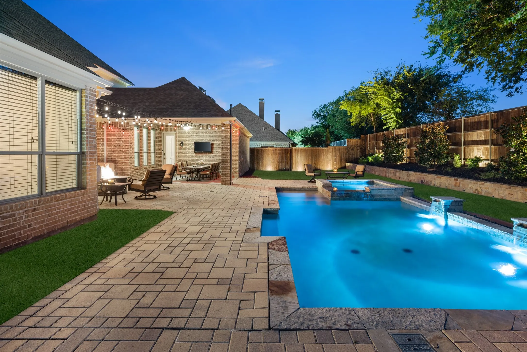 Single Family Residence For Sale in Collin County , 1041 White Crest Lane, Prosper, Texas 75078, 5 Bedroom, 6 Bathroom, 3 Garage spaces, 4,417 Sqft, built in 2014, Price $959,000, mls#21338516, Real Estate Agent in Prosper, Homes For Sale in Collin county, Homes For Sale in Prosper, Realtor in Prosper Texas, Real Estate Brokerage Independent Realty Texas, Luminita Cordes Realtor