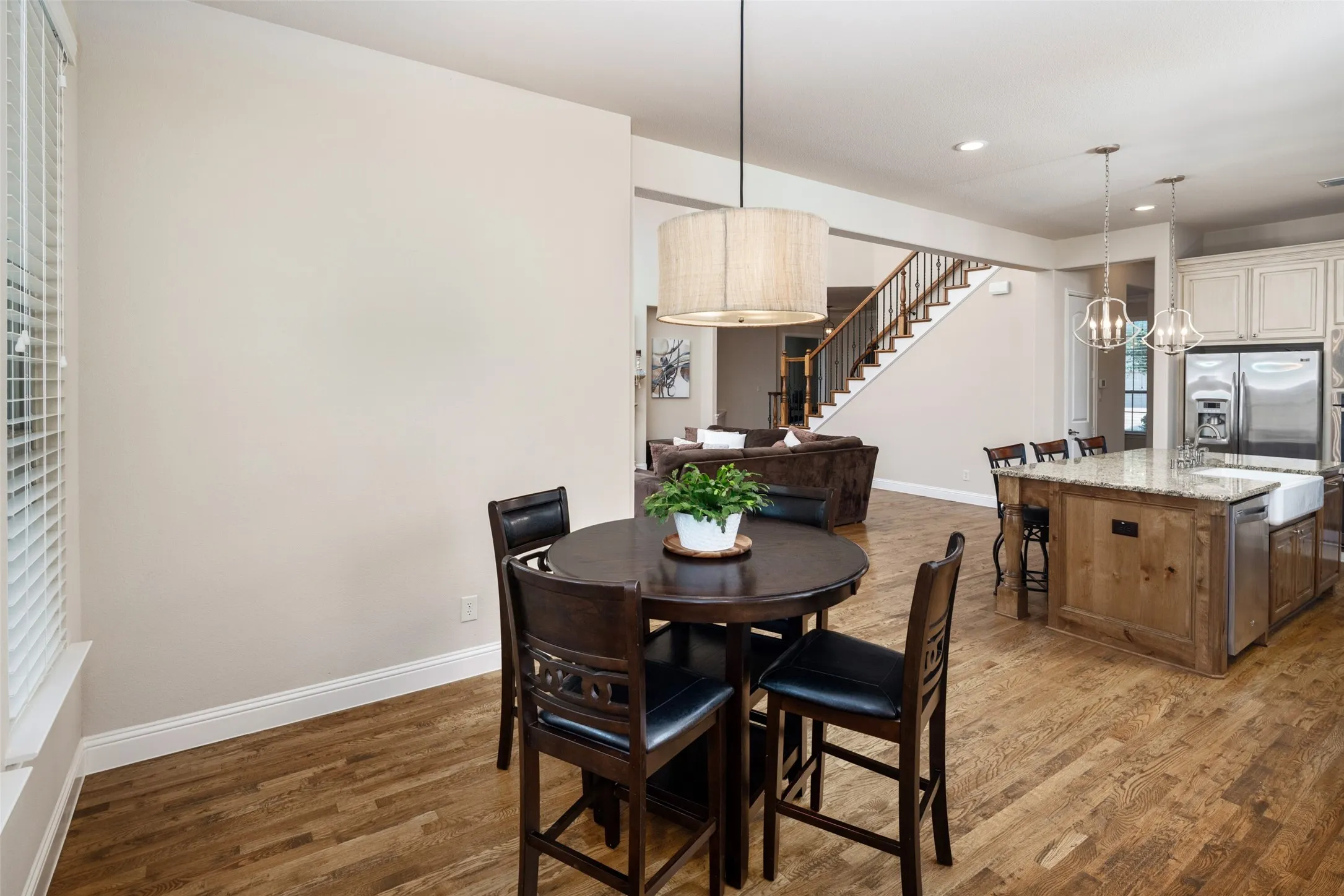 Single Family Residence For Sale in Collin County , 1041 White Crest Lane, Prosper, Texas 75078, 5 Bedroom, 6 Bathroom, 3 Garage spaces, 4,417 Sqft, built in 2014, Price $959,000, mls#21338516, Real Estate Agent in Prosper, Homes For Sale in Collin county, Homes For Sale in Prosper, Realtor in Prosper Texas, Real Estate Brokerage Independent Realty Texas, Luminita Cordes Realtor