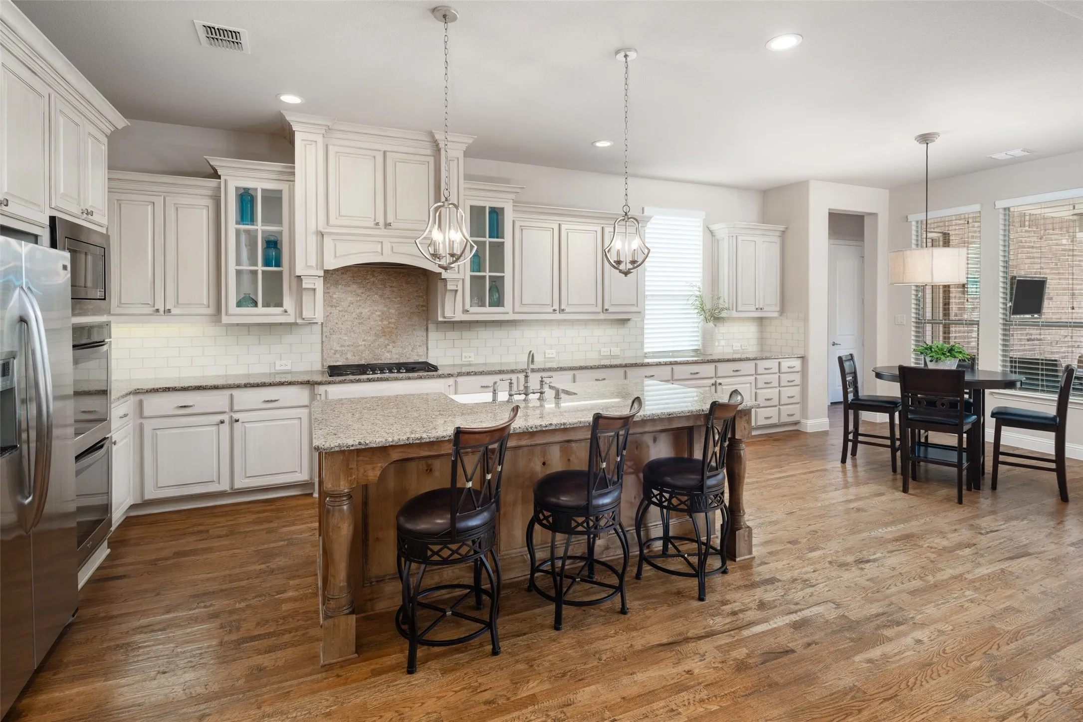 Single Family Residence For Sale in Collin County , 1041 White Crest Lane, Prosper, Texas 75078, 5 Bedroom, 6 Bathroom, 3 Garage spaces, 4,417 Sqft, built in 2014, Price $959,000, mls#21338516, Real Estate Agent in Prosper, Homes For Sale in Collin county, Homes For Sale in Prosper, Realtor in Prosper Texas, Real Estate Brokerage Independent Realty Texas, Luminita Cordes Realtor
