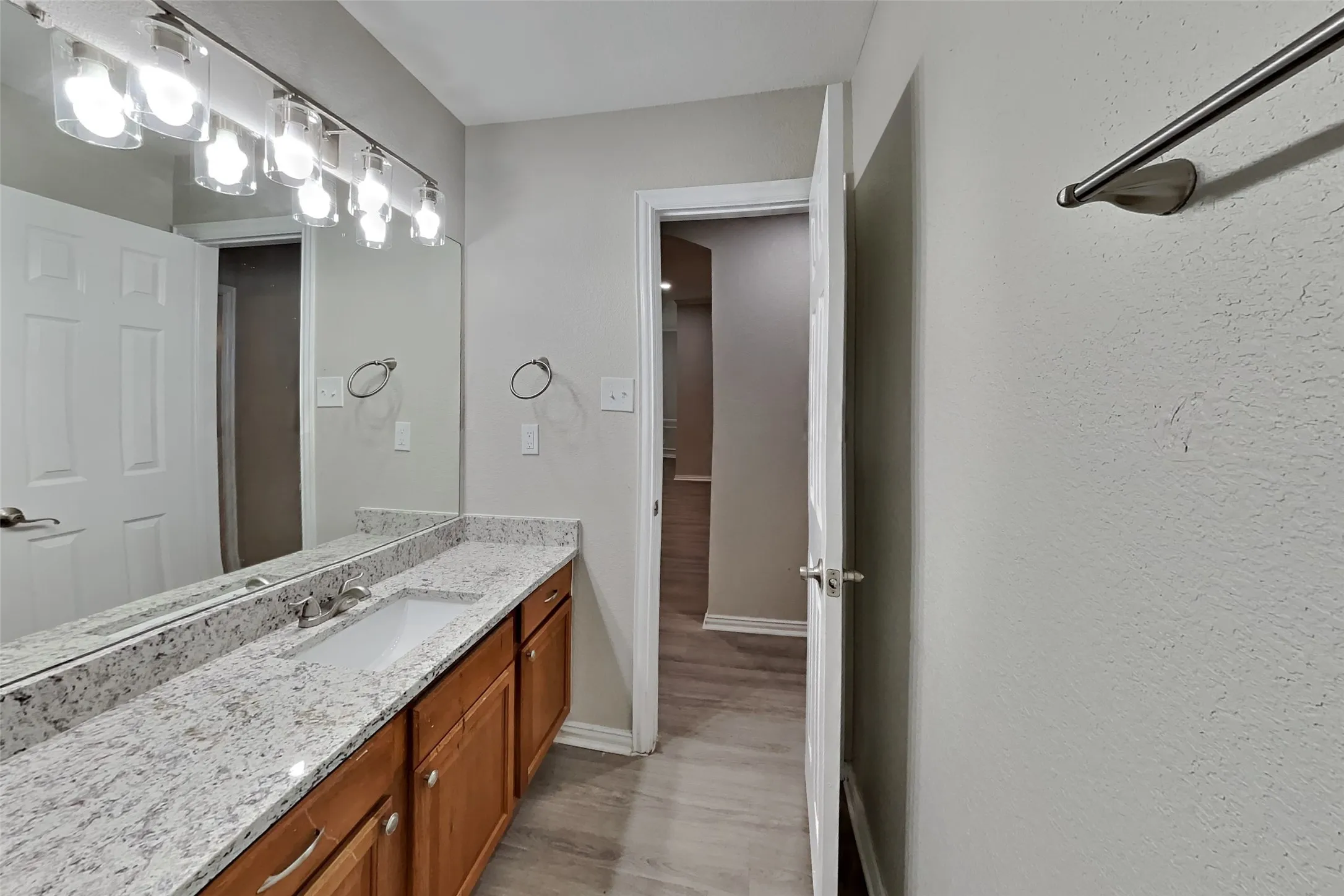 Single Family Residence For Rent in Tarrant County , 2014 Wahoo Drive, Mansfield, Texas 76063, 3 Bedroom, 2 Bathroom, 2 Garage spaces, 1,972 Sqft, built in 2003, mls#21341130, Real Estate Agent in Mansfield, Homes For Rent in Tarrant county, Homes For Rent in Mansfield, Realtor in Mansfield Texas, Real Estate Brokerage Independent Realty Texas, Luminita Cordes Realtor