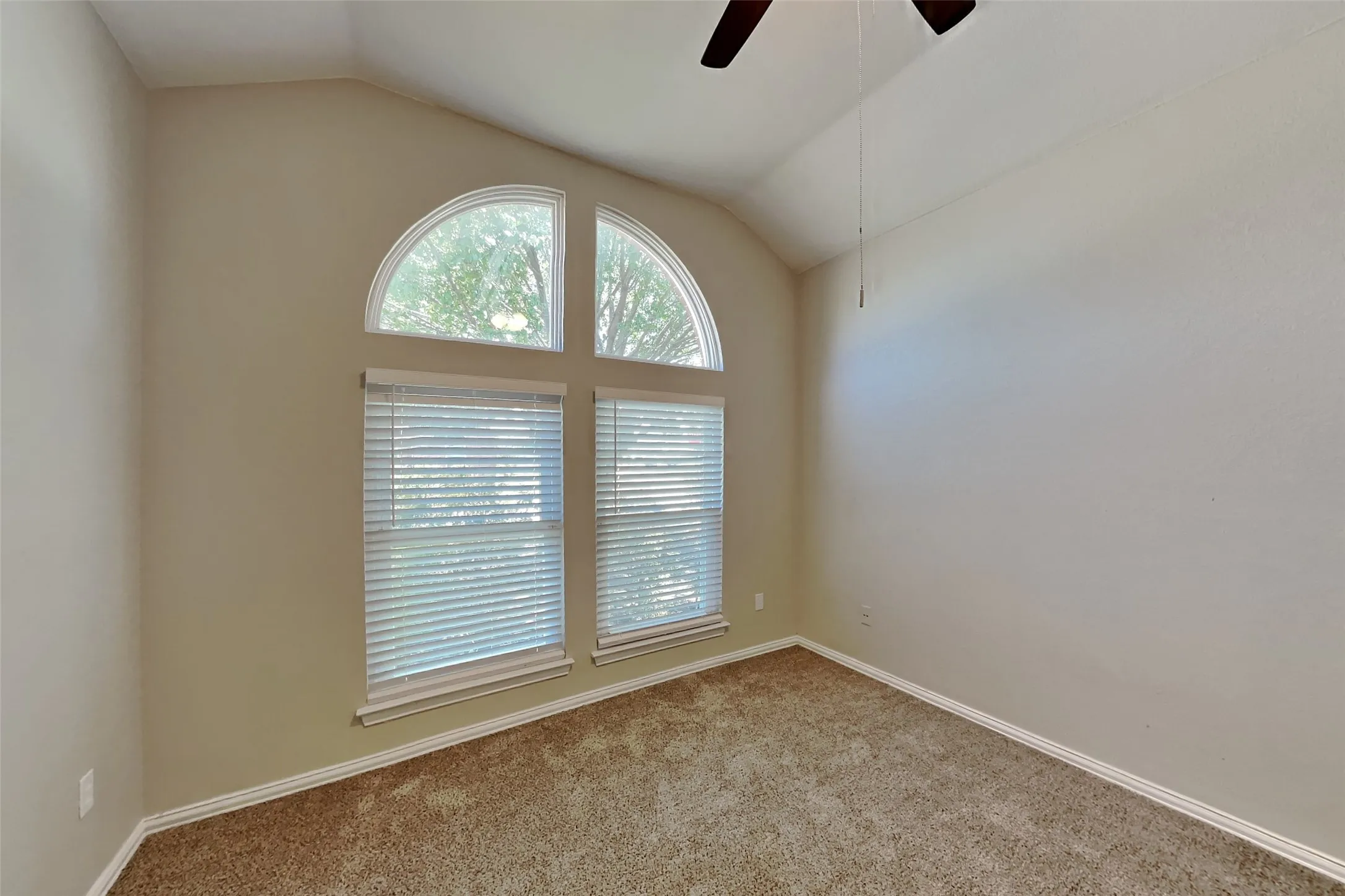 Single Family Residence For Rent in Tarrant County , 2014 Wahoo Drive, Mansfield, Texas 76063, 3 Bedroom, 2 Bathroom, 2 Garage spaces, 1,972 Sqft, built in 2003, mls#21341130, Real Estate Agent in Mansfield, Homes For Rent in Tarrant county, Homes For Rent in Mansfield, Realtor in Mansfield Texas, Real Estate Brokerage Independent Realty Texas, Luminita Cordes Realtor