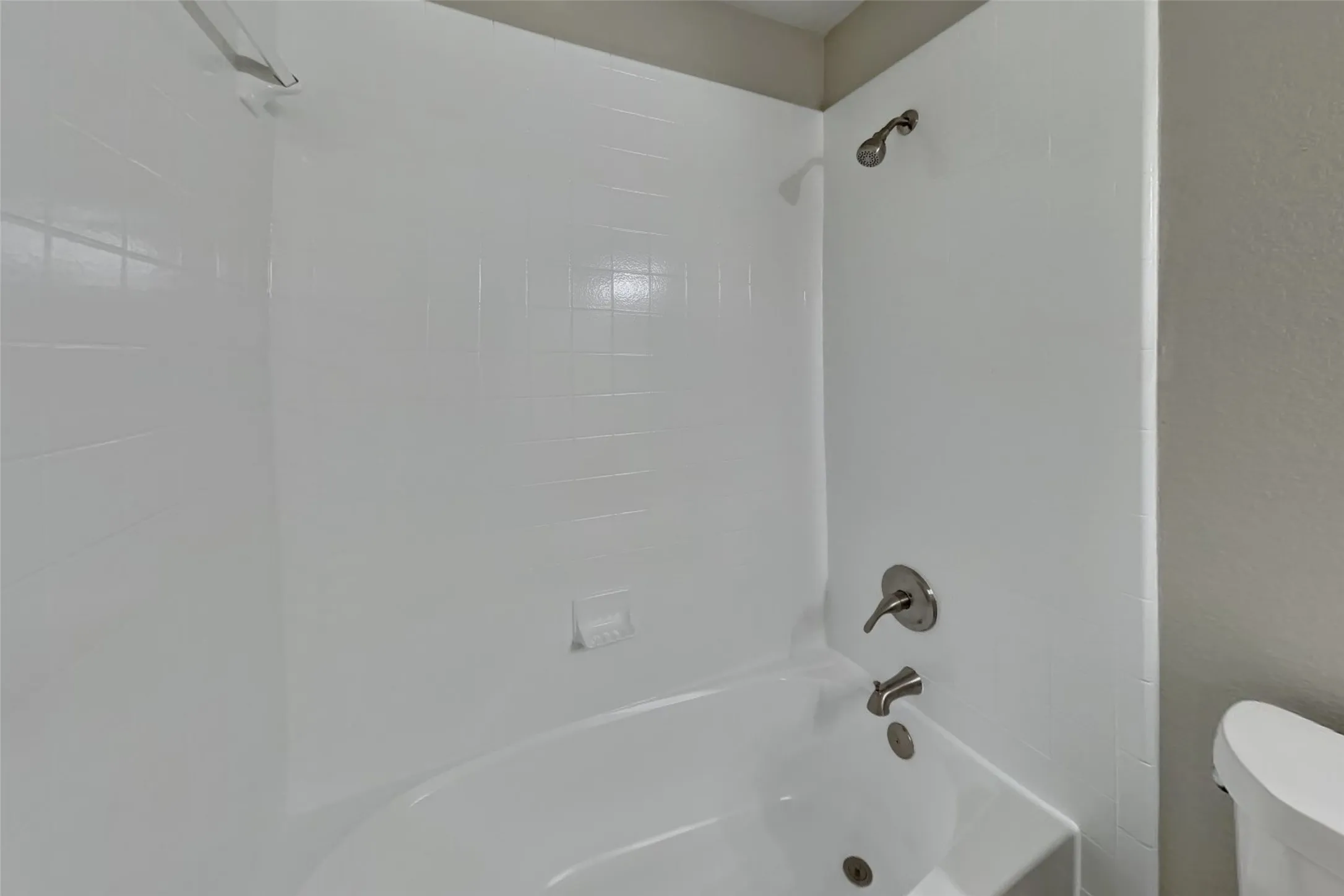 Single Family Residence For Rent in Tarrant County , 2014 Wahoo Drive, Mansfield, Texas 76063, 3 Bedroom, 2 Bathroom, 2 Garage spaces, 1,972 Sqft, built in 2003, mls#21341130, Real Estate Agent in Mansfield, Homes For Rent in Tarrant county, Homes For Rent in Mansfield, Realtor in Mansfield Texas, Real Estate Brokerage Independent Realty Texas, Luminita Cordes Realtor