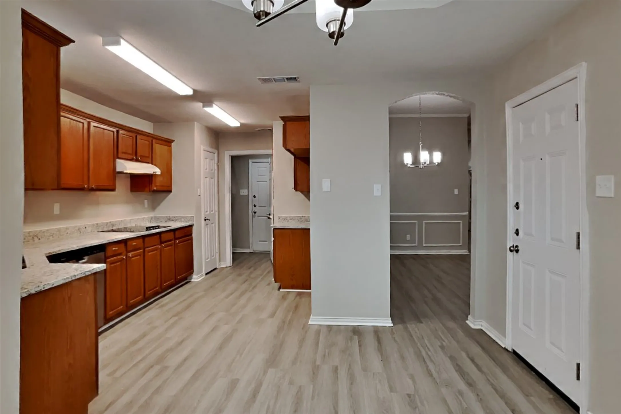 Single Family Residence For Rent in Tarrant County , 2014 Wahoo Drive, Mansfield, Texas 76063, 3 Bedroom, 2 Bathroom, 2 Garage spaces, 1,972 Sqft, built in 2003, mls#21341130, Real Estate Agent in Mansfield, Homes For Rent in Tarrant county, Homes For Rent in Mansfield, Realtor in Mansfield Texas, Real Estate Brokerage Independent Realty Texas, Luminita Cordes Realtor