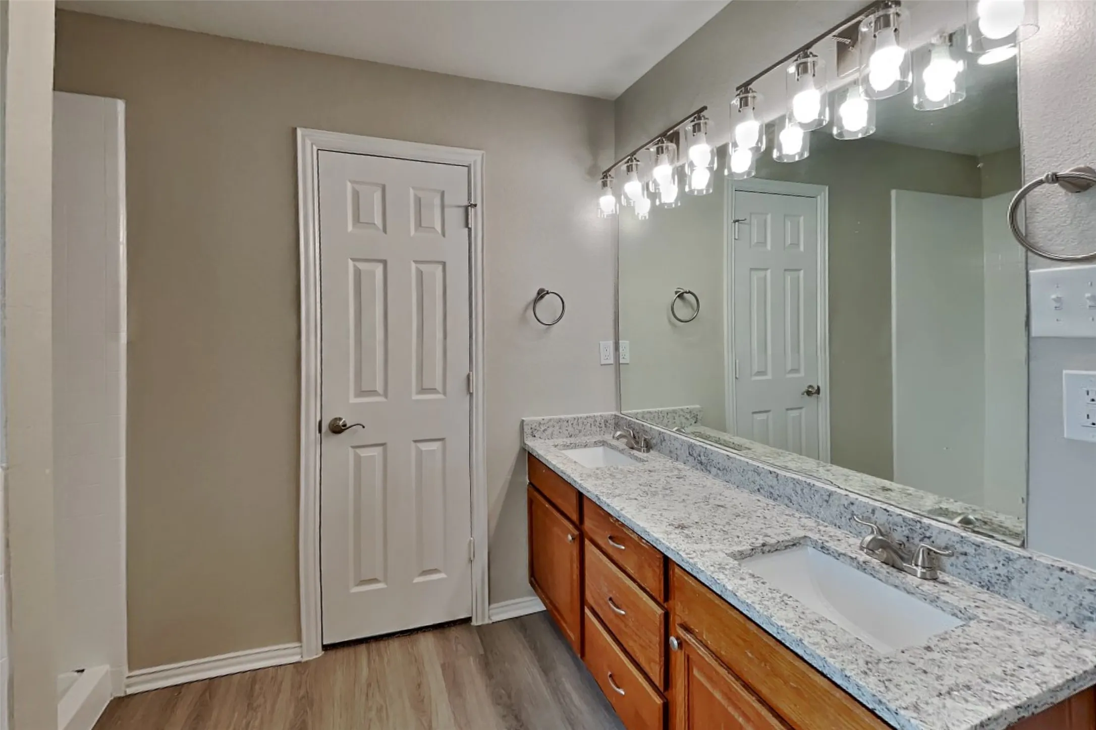 Single Family Residence For Rent in Tarrant County , 2014 Wahoo Drive, Mansfield, Texas 76063, 3 Bedroom, 2 Bathroom, 2 Garage spaces, 1,972 Sqft, built in 2003, mls#21341130, Real Estate Agent in Mansfield, Homes For Rent in Tarrant county, Homes For Rent in Mansfield, Realtor in Mansfield Texas, Real Estate Brokerage Independent Realty Texas, Luminita Cordes Realtor
