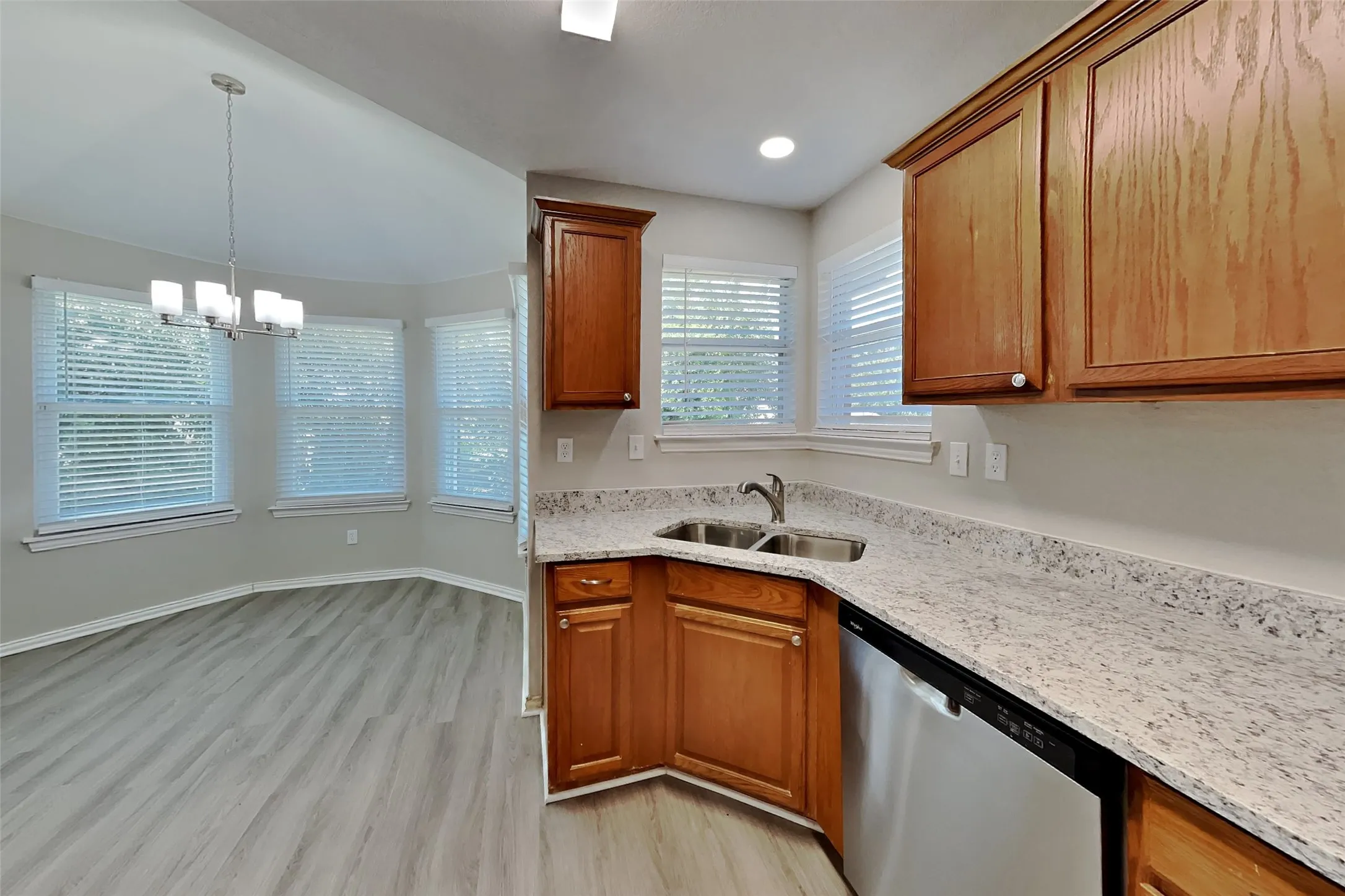 Single Family Residence For Rent in Tarrant County , 2014 Wahoo Drive, Mansfield, Texas 76063, 3 Bedroom, 2 Bathroom, 2 Garage spaces, 1,972 Sqft, built in 2003, mls#21341130, Real Estate Agent in Mansfield, Homes For Rent in Tarrant county, Homes For Rent in Mansfield, Realtor in Mansfield Texas, Real Estate Brokerage Independent Realty Texas, Luminita Cordes Realtor