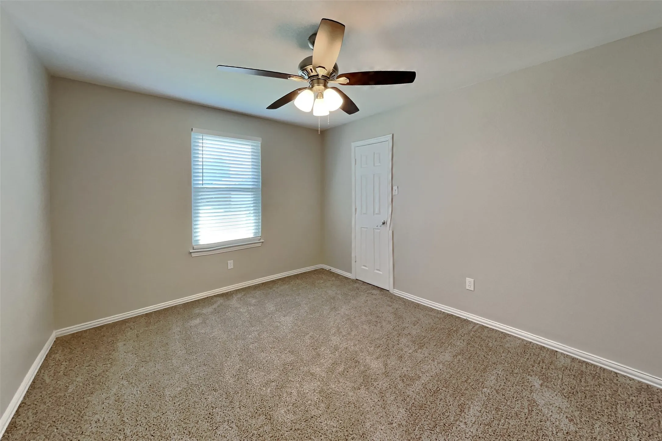 Single Family Residence For Rent in Tarrant County , 2014 Wahoo Drive, Mansfield, Texas 76063, 3 Bedroom, 2 Bathroom, 2 Garage spaces, 1,972 Sqft, built in 2003, mls#21341130, Real Estate Agent in Mansfield, Homes For Rent in Tarrant county, Homes For Rent in Mansfield, Realtor in Mansfield Texas, Real Estate Brokerage Independent Realty Texas, Luminita Cordes Realtor