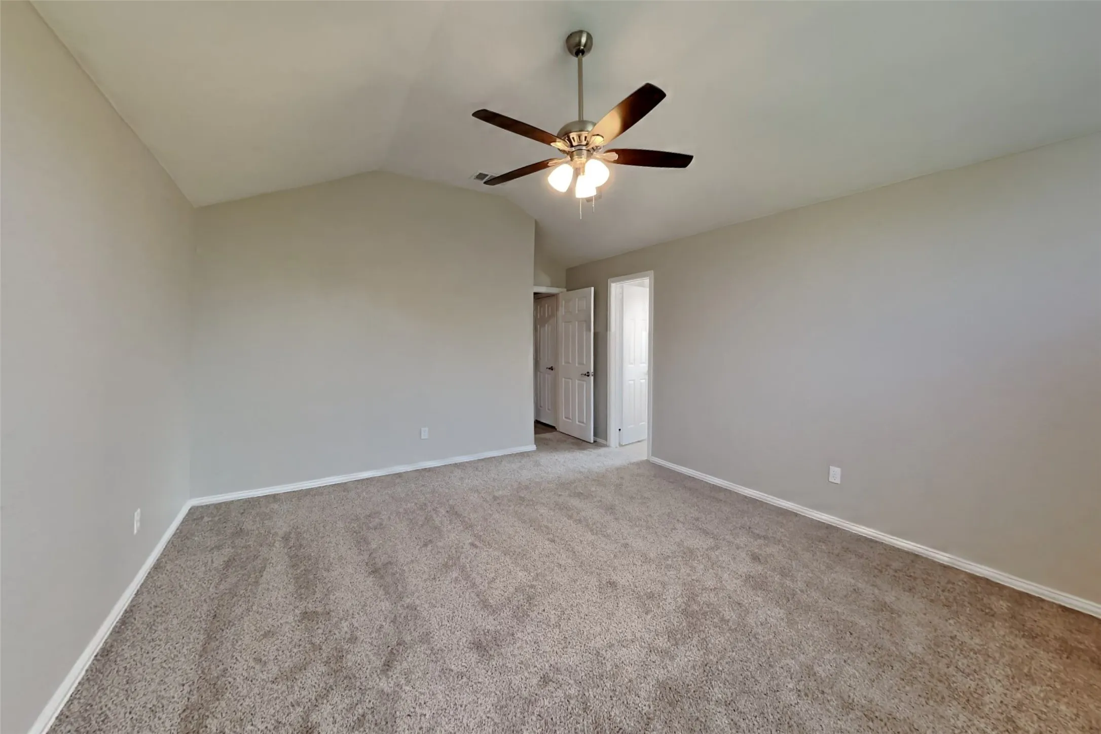 Single Family Residence For Rent in Tarrant County , 2014 Wahoo Drive, Mansfield, Texas 76063, 3 Bedroom, 2 Bathroom, 2 Garage spaces, 1,972 Sqft, built in 2003, mls#21341130, Real Estate Agent in Mansfield, Homes For Rent in Tarrant county, Homes For Rent in Mansfield, Realtor in Mansfield Texas, Real Estate Brokerage Independent Realty Texas, Luminita Cordes Realtor