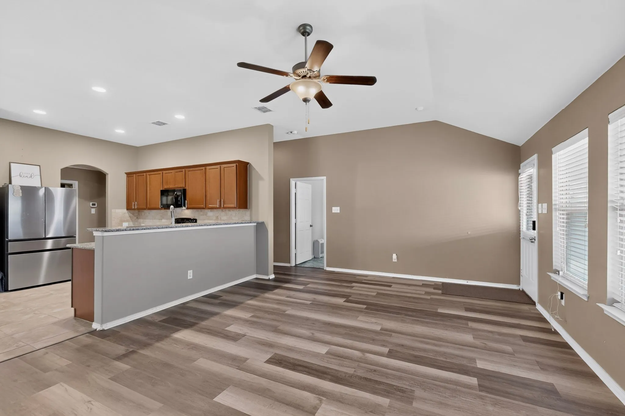 Single Family Residence For Sale in Johnson County , 1336 Shelley Drive, Burleson, Texas 76028, 4 Bedroom, 2 Bathroom, 2 Garage spaces, 1,830 Sqft, built in 2010, mls#21338828, Real Estate Agent in Burleson, Homes For Sale in Johnson county, Homes For Sale in Burleson, Realtor in Burleson Texas, Real Estate Brokerage Independent Realty Texas, Luminita Cordes Realtor