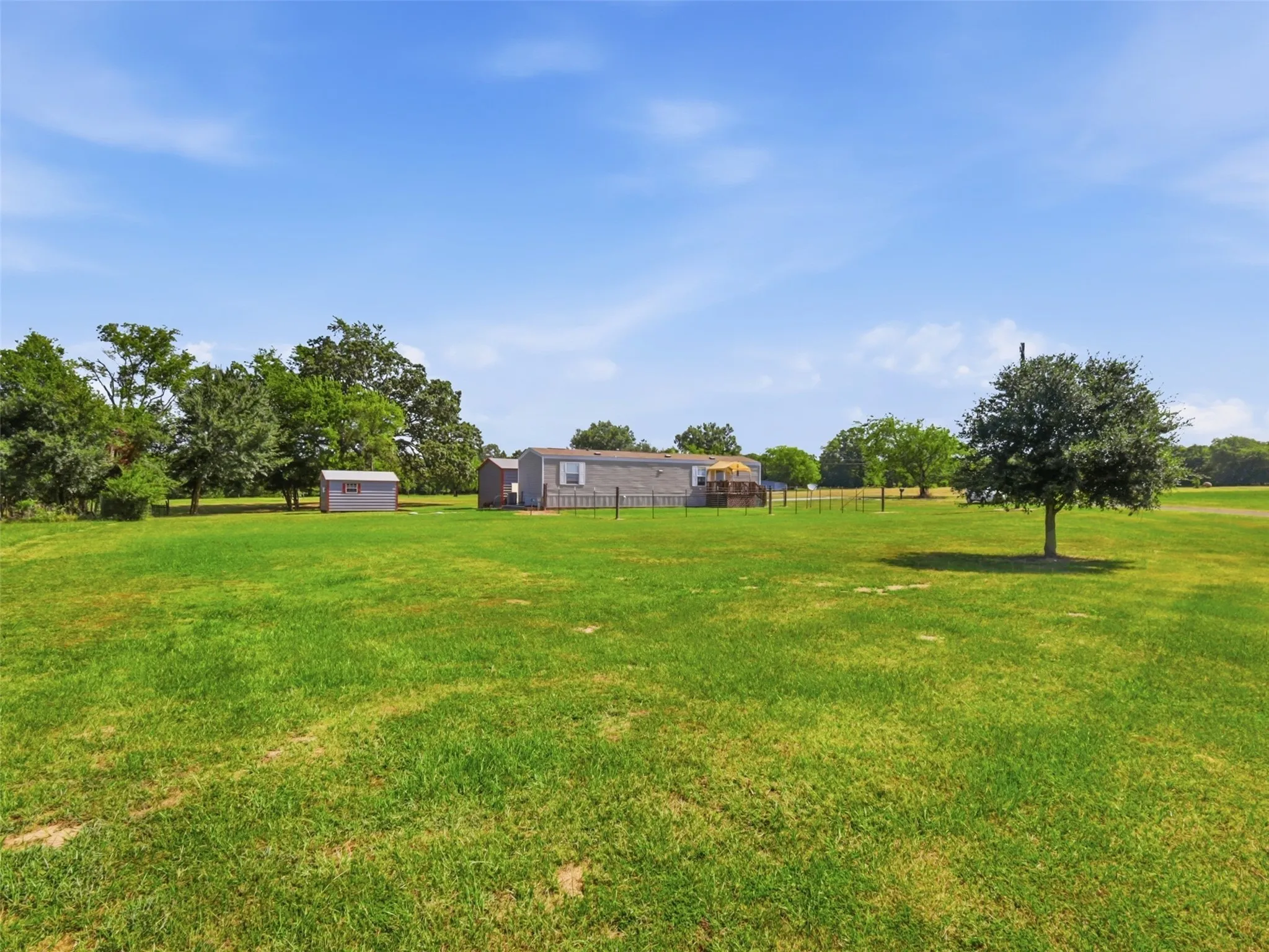 Manufactured Home For Sale in Wood County , 381 County Road 1739, Yantis, Texas 75497, 2 Bedroom, 1 Bathroom, Garage spaces, 784 Sqft, built in 2016, mls#21340702, Real Estate Agent in Yantis, Homes For Sale in Wood county, Homes For Sale in Yantis, Realtor in Yantis Texas, Real Estate Brokerage Independent Realty Texas, Luminita Cordes Realtor
