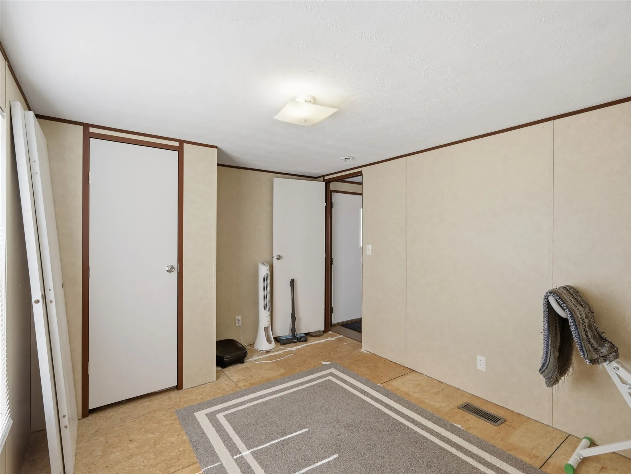 Manufactured Home For Sale in Wood County , 381 County Road 1739, Yantis, Texas 75497, 2 Bedroom, 1 Bathroom, Garage spaces, 784 Sqft, built in 2016, mls#21340702, Real Estate Agent in Yantis, Homes For Sale in Wood county, Homes For Sale in Yantis, Realtor in Yantis Texas, Real Estate Brokerage Independent Realty Texas, Luminita Cordes Realtor