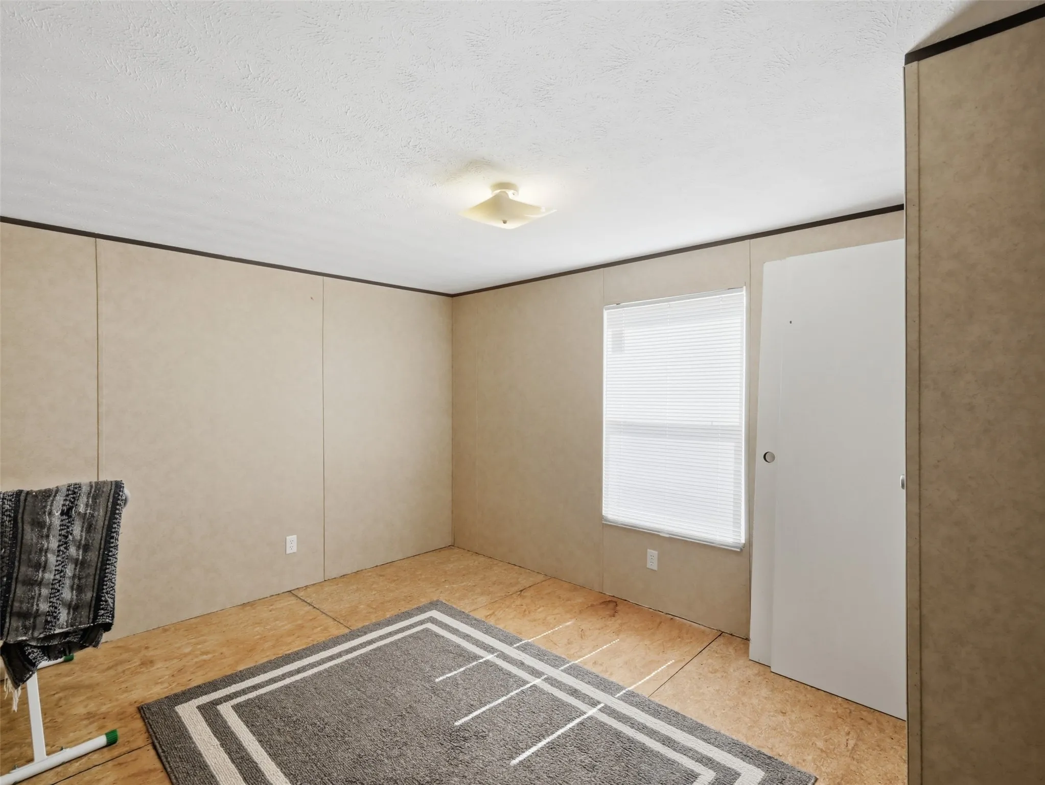 Manufactured Home For Sale in Wood County , 381 County Road 1739, Yantis, Texas 75497, 2 Bedroom, 1 Bathroom, Garage spaces, 784 Sqft, built in 2016, mls#21340702, Real Estate Agent in Yantis, Homes For Sale in Wood county, Homes For Sale in Yantis, Realtor in Yantis Texas, Real Estate Brokerage Independent Realty Texas, Luminita Cordes Realtor