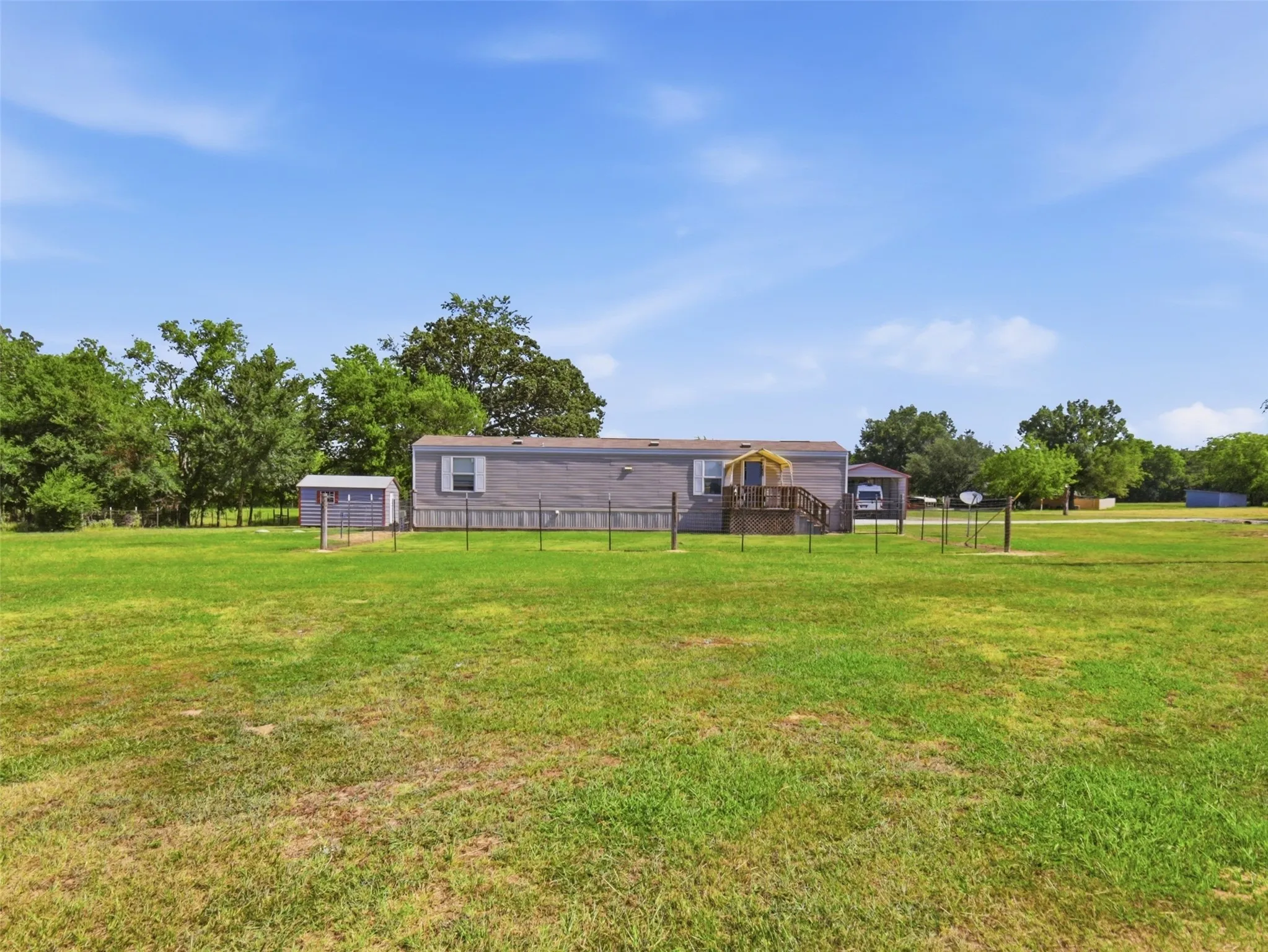 Manufactured Home For Sale in Wood County , 381 County Road 1739, Yantis, Texas 75497, 2 Bedroom, 1 Bathroom, Garage spaces, 784 Sqft, built in 2016, mls#21340702, Real Estate Agent in Yantis, Homes For Sale in Wood county, Homes For Sale in Yantis, Realtor in Yantis Texas, Real Estate Brokerage Independent Realty Texas, Luminita Cordes Realtor