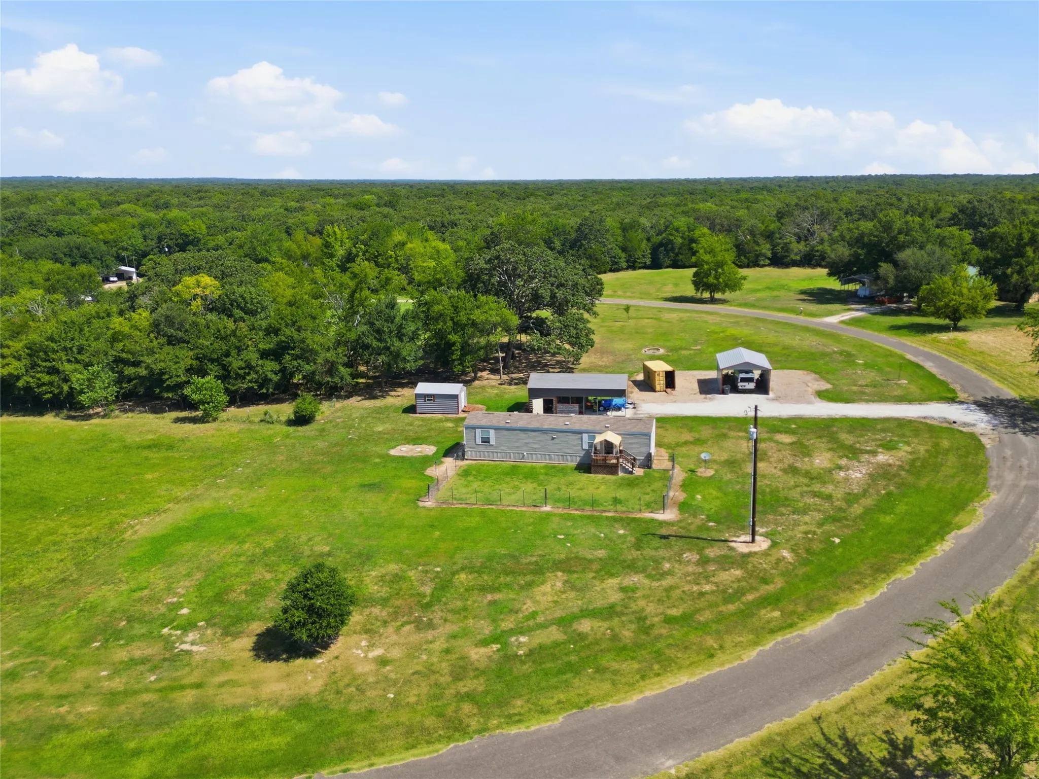 Manufactured Home For Sale in Wood County , 381 County Road 1739, Yantis, Texas 75497, 2 Bedroom, 1 Bathroom, Garage spaces, 784 Sqft, built in 2016, mls#21340702, Real Estate Agent in Yantis, Homes For Sale in Wood county, Homes For Sale in Yantis, Realtor in Yantis Texas, Real Estate Brokerage Independent Realty Texas, Luminita Cordes Realtor