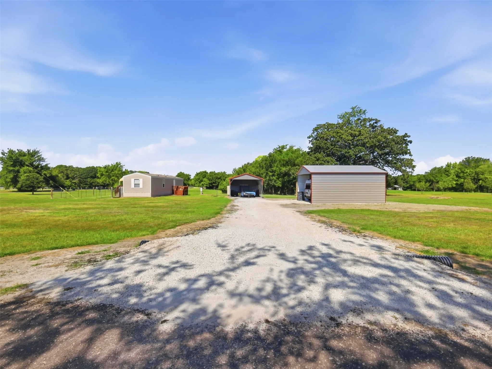 Manufactured Home For Sale in Wood County , 381 County Road 1739, Yantis, Texas 75497, 2 Bedroom, 1 Bathroom, Garage spaces, 784 Sqft, built in 2016, mls#21340702, Real Estate Agent in Yantis, Homes For Sale in Wood county, Homes For Sale in Yantis, Realtor in Yantis Texas, Real Estate Brokerage Independent Realty Texas, Luminita Cordes Realtor