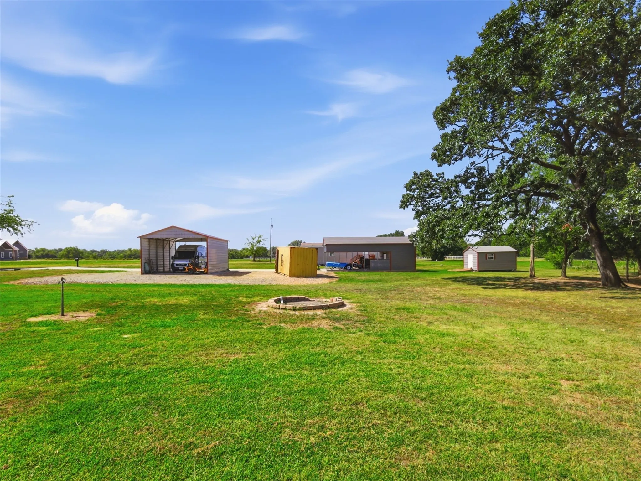 Manufactured Home For Sale in Wood County , 381 County Road 1739, Yantis, Texas 75497, 2 Bedroom, 1 Bathroom, Garage spaces, 784 Sqft, built in 2016, mls#21340702, Real Estate Agent in Yantis, Homes For Sale in Wood county, Homes For Sale in Yantis, Realtor in Yantis Texas, Real Estate Brokerage Independent Realty Texas, Luminita Cordes Realtor