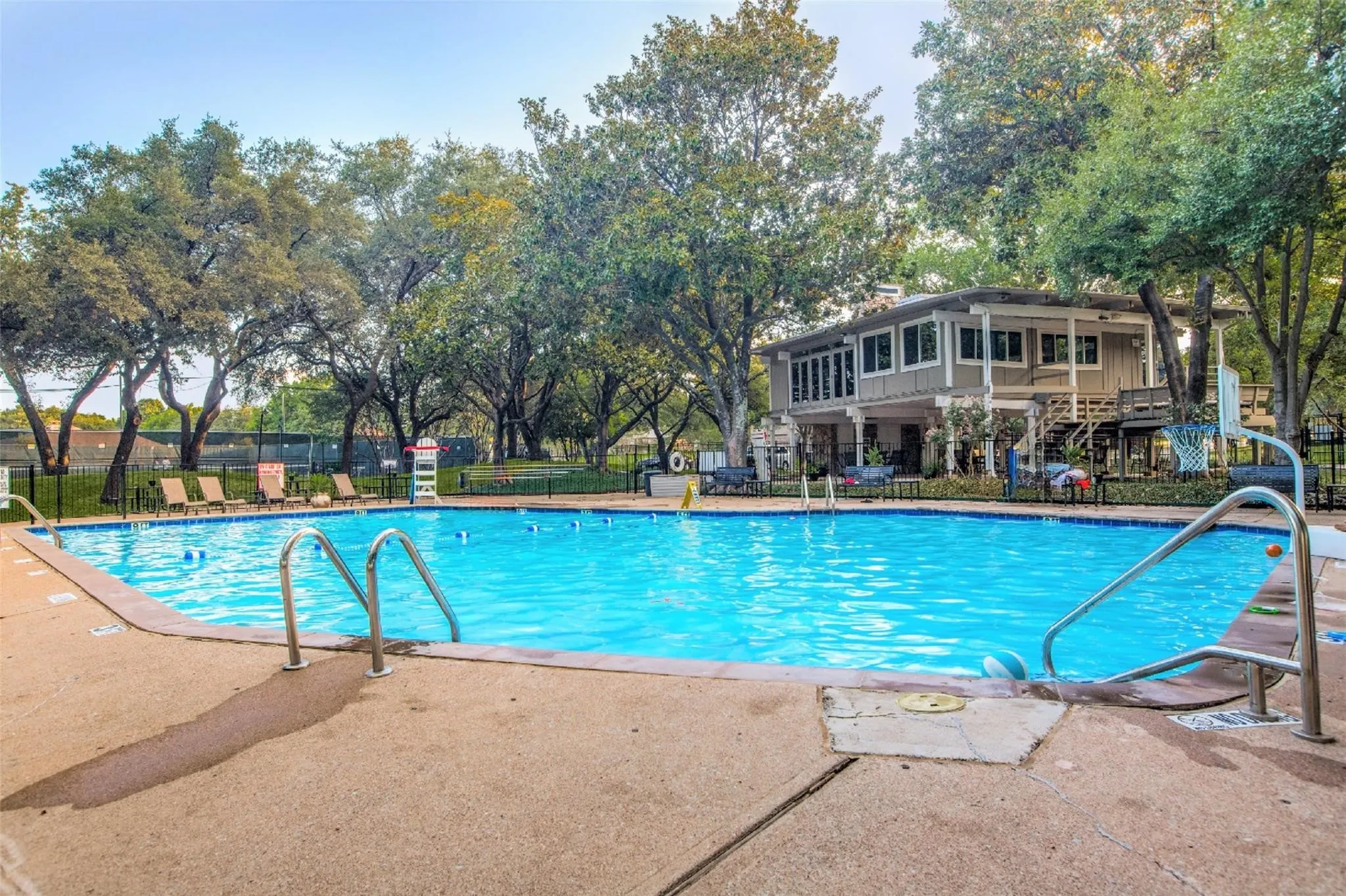 Single Family Residence For Sale in Collin County , 1916 Lake Hill Lane, Plano, Texas 75023, 4 Bedroom, 3 Bathroom, 2 Garage spaces, 2,989 Sqft, built in 1974, Price $699,950, mls#21340275, Real Estate Agent in Plano, Homes For Sale in Collin county, Homes For Sale in Plano, Realtor in Plano Texas, Real Estate Brokerage Independent Realty Texas, Luminita Cordes Realtor